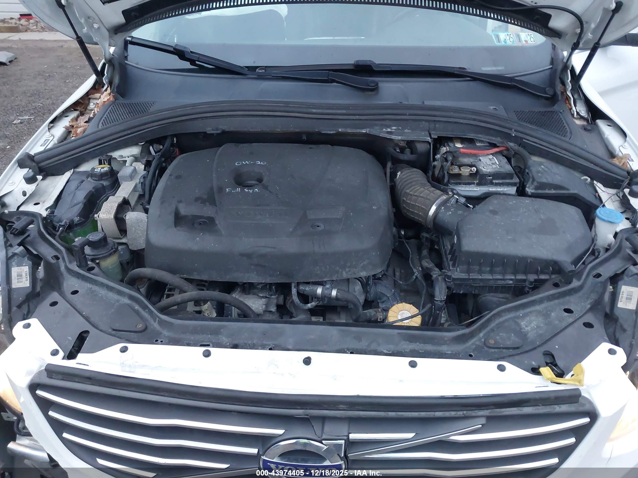 VOLVO XC60 image 10