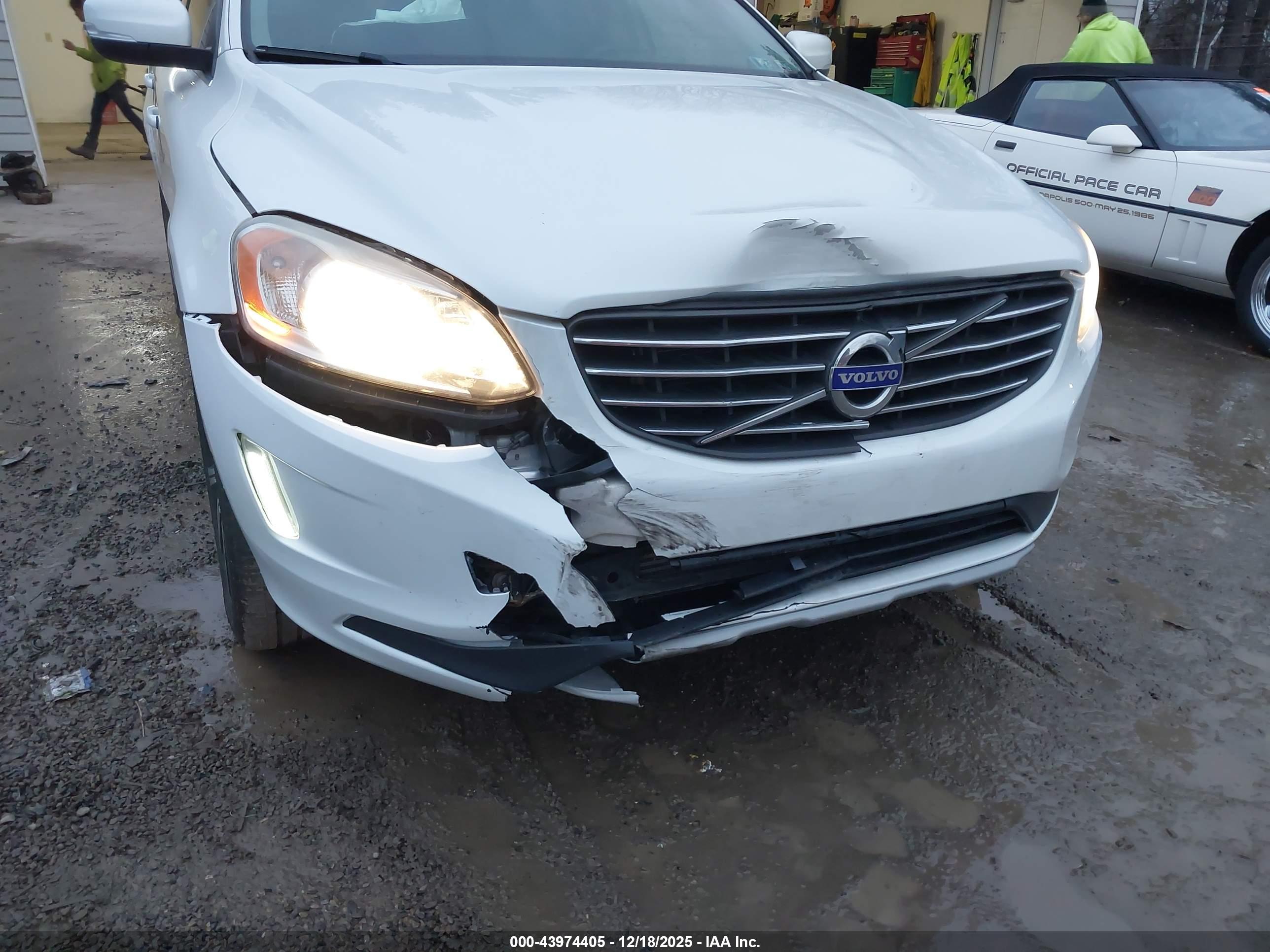 VOLVO XC60 image 6