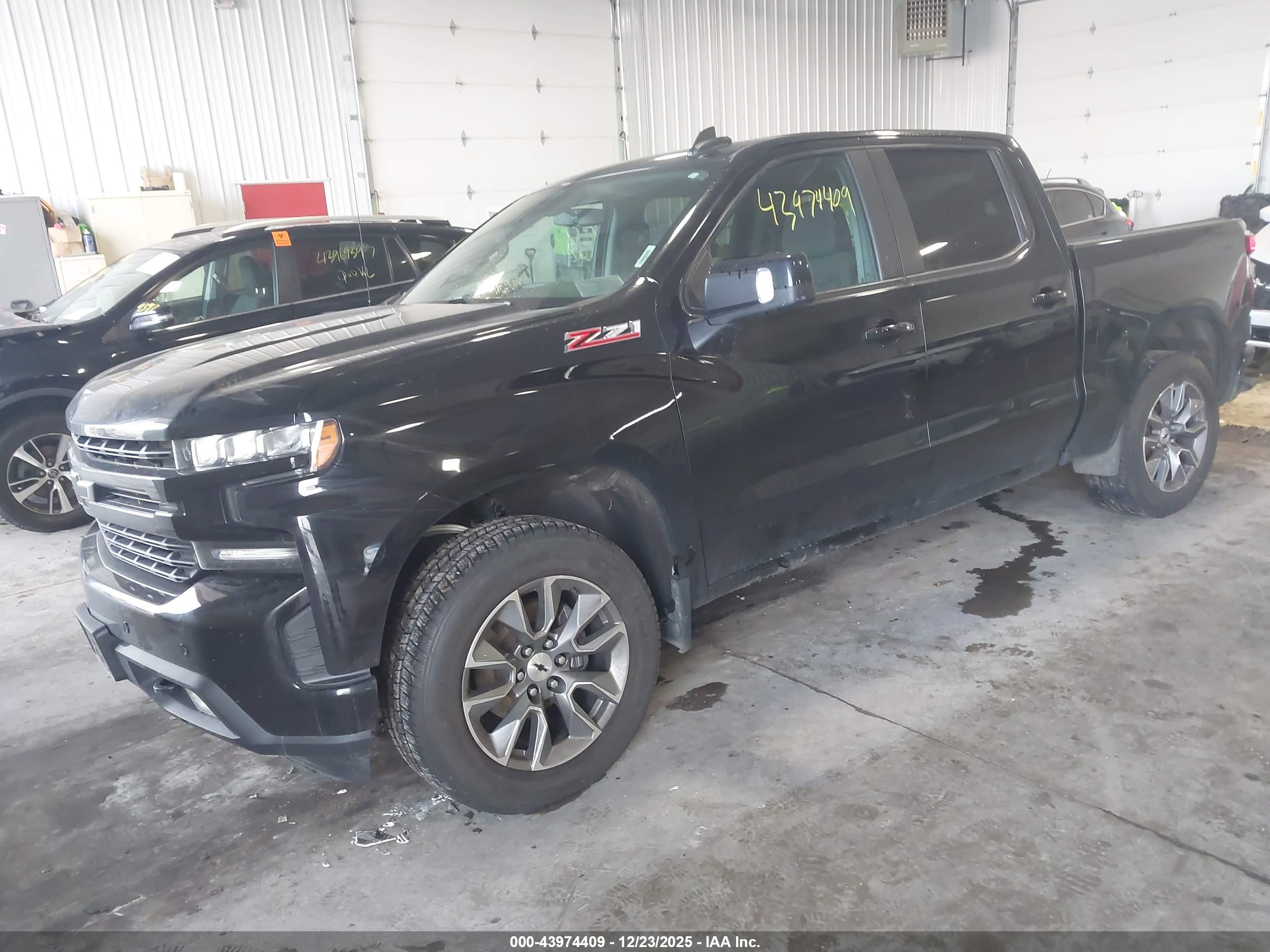 CHEVROLET SILVERADO image 2