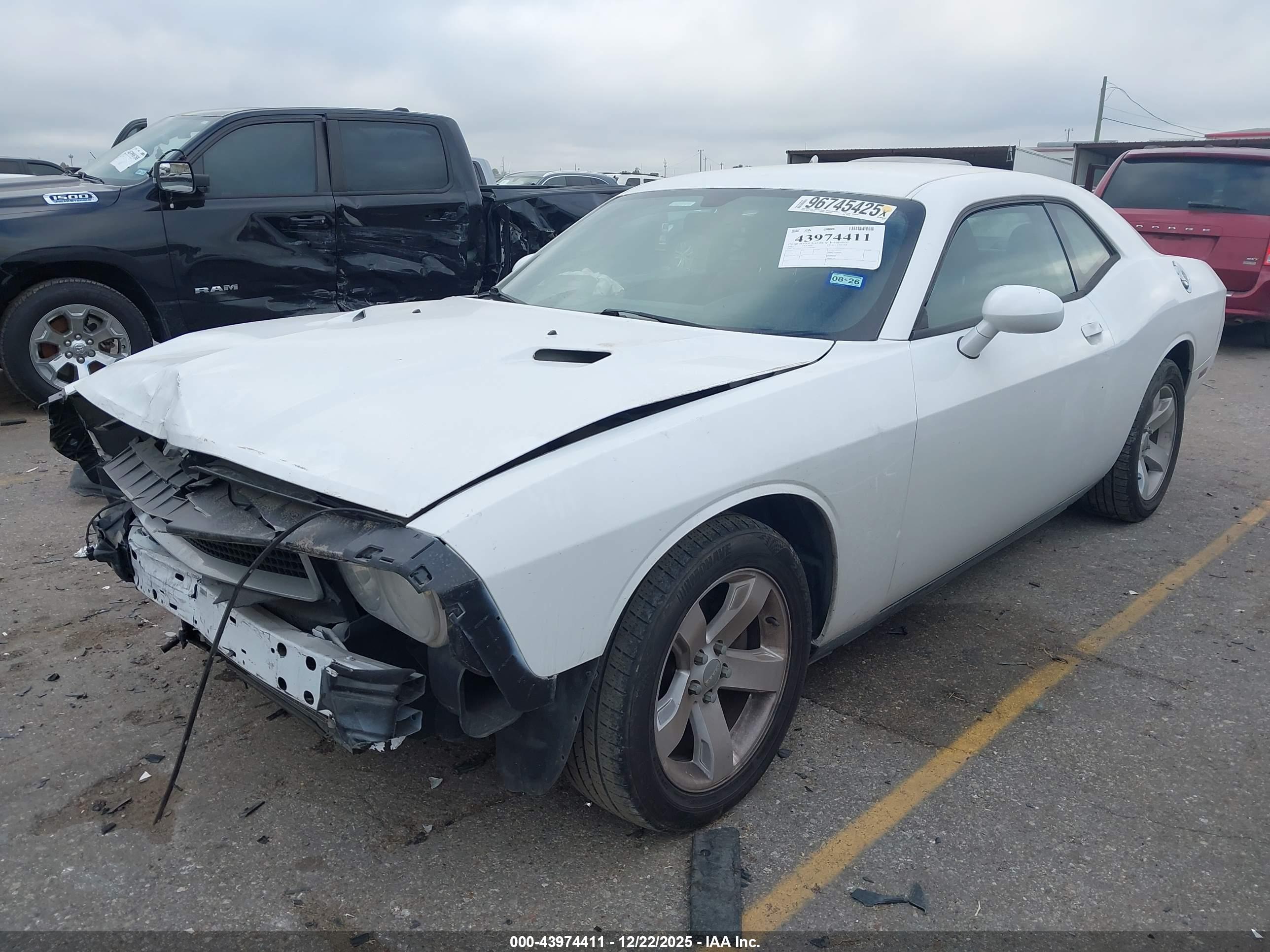 DODGE CHALLENGER image 2