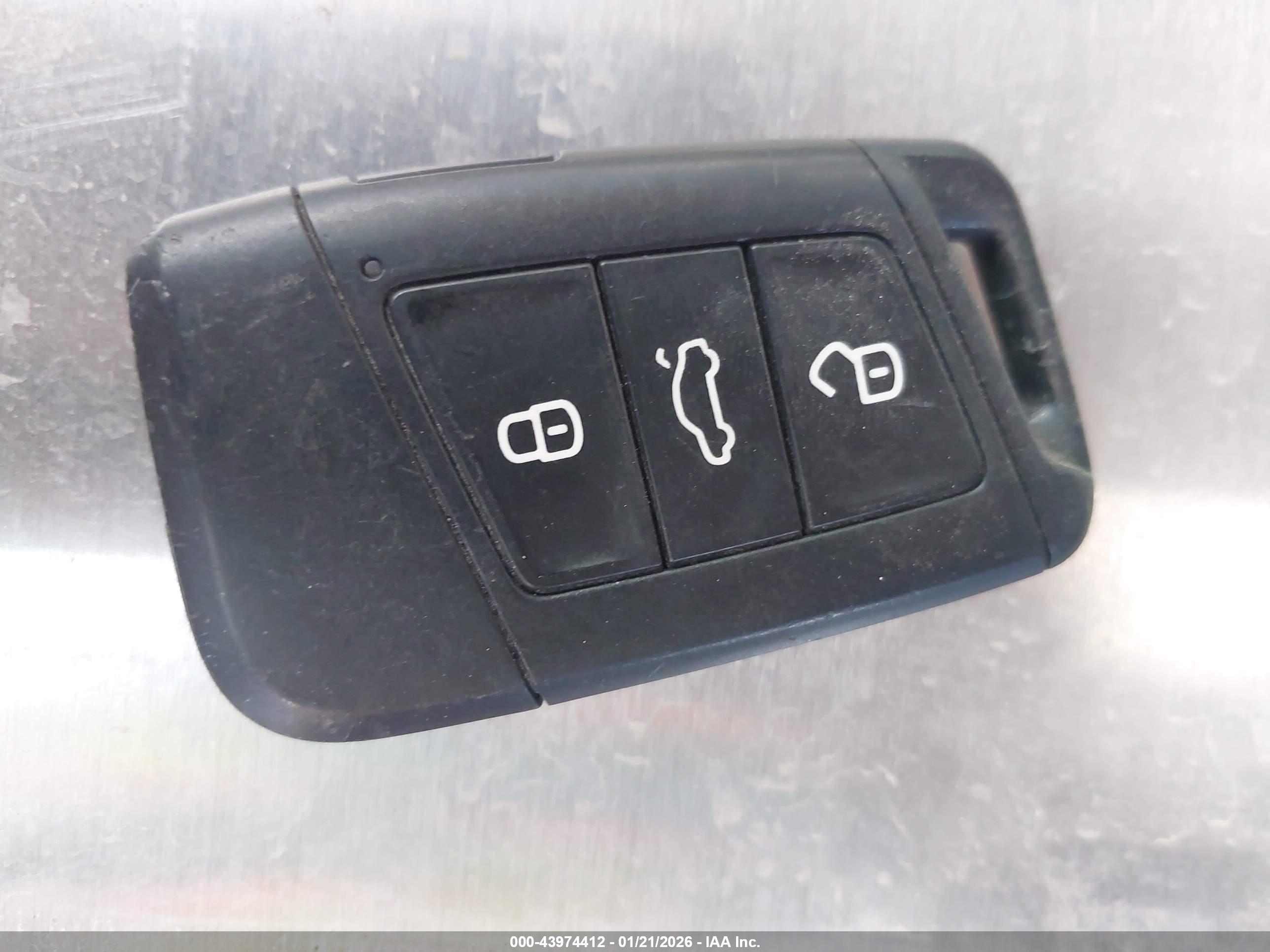 VOLKSWAGEN TAOS image 11