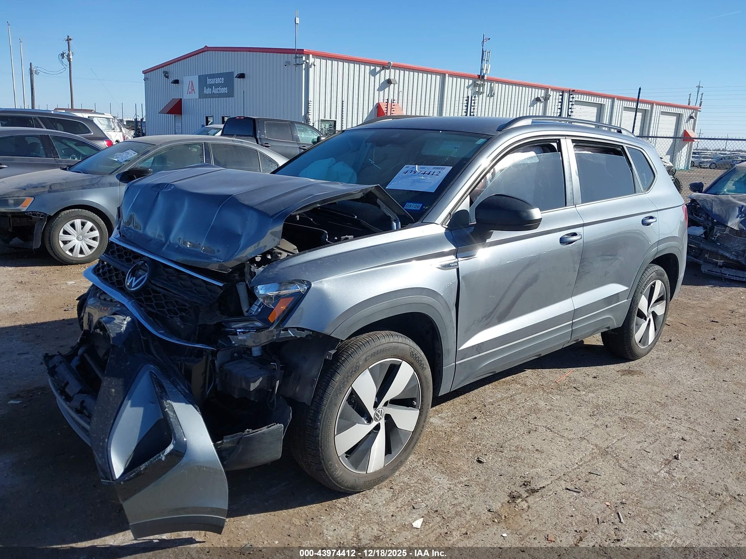 VOLKSWAGEN TAOS image 2