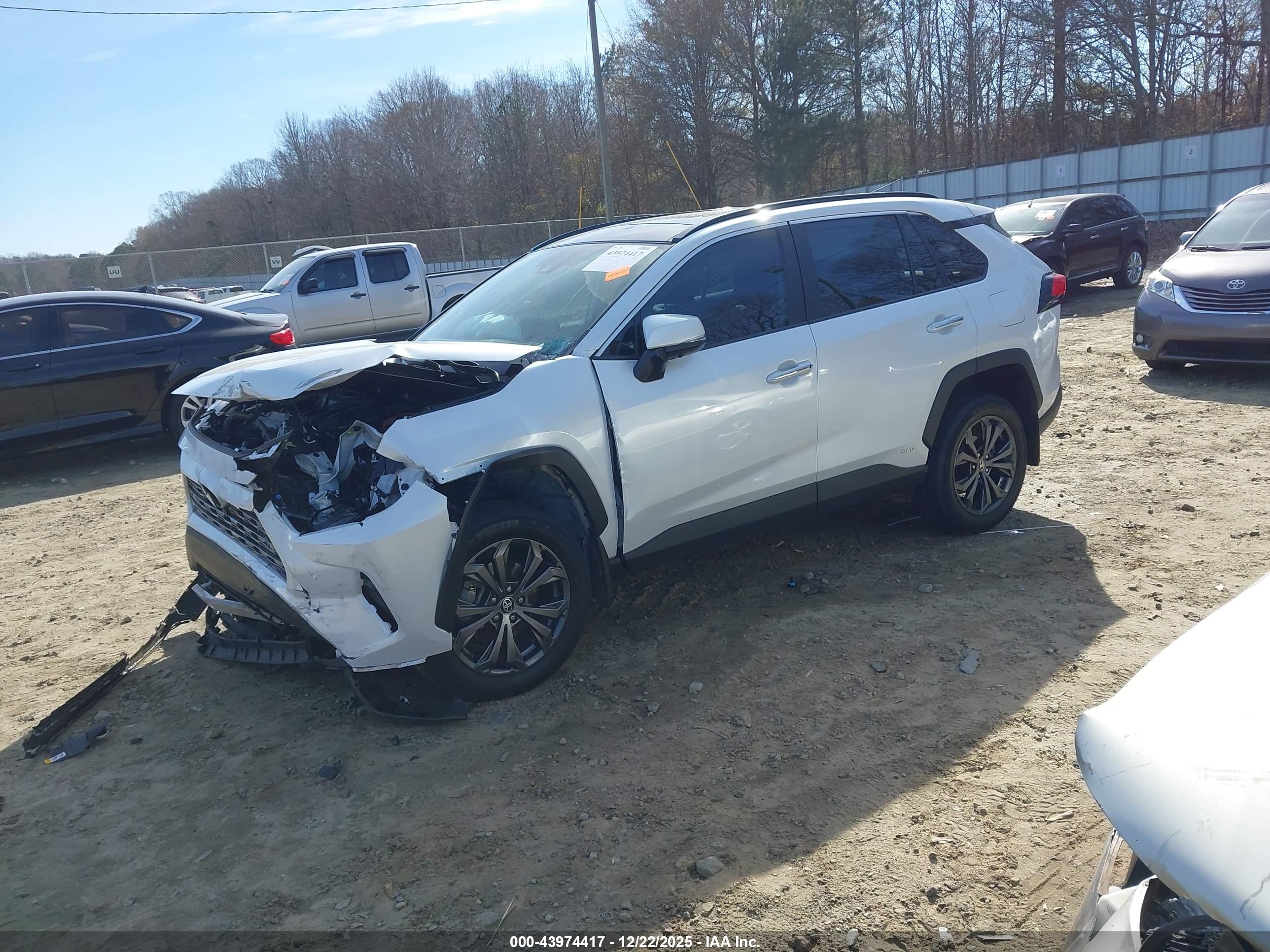 TOYOTA RAV4 image 2