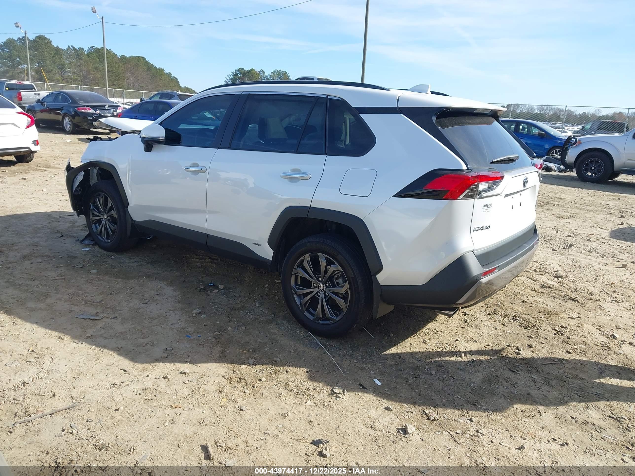 TOYOTA RAV4 image 3