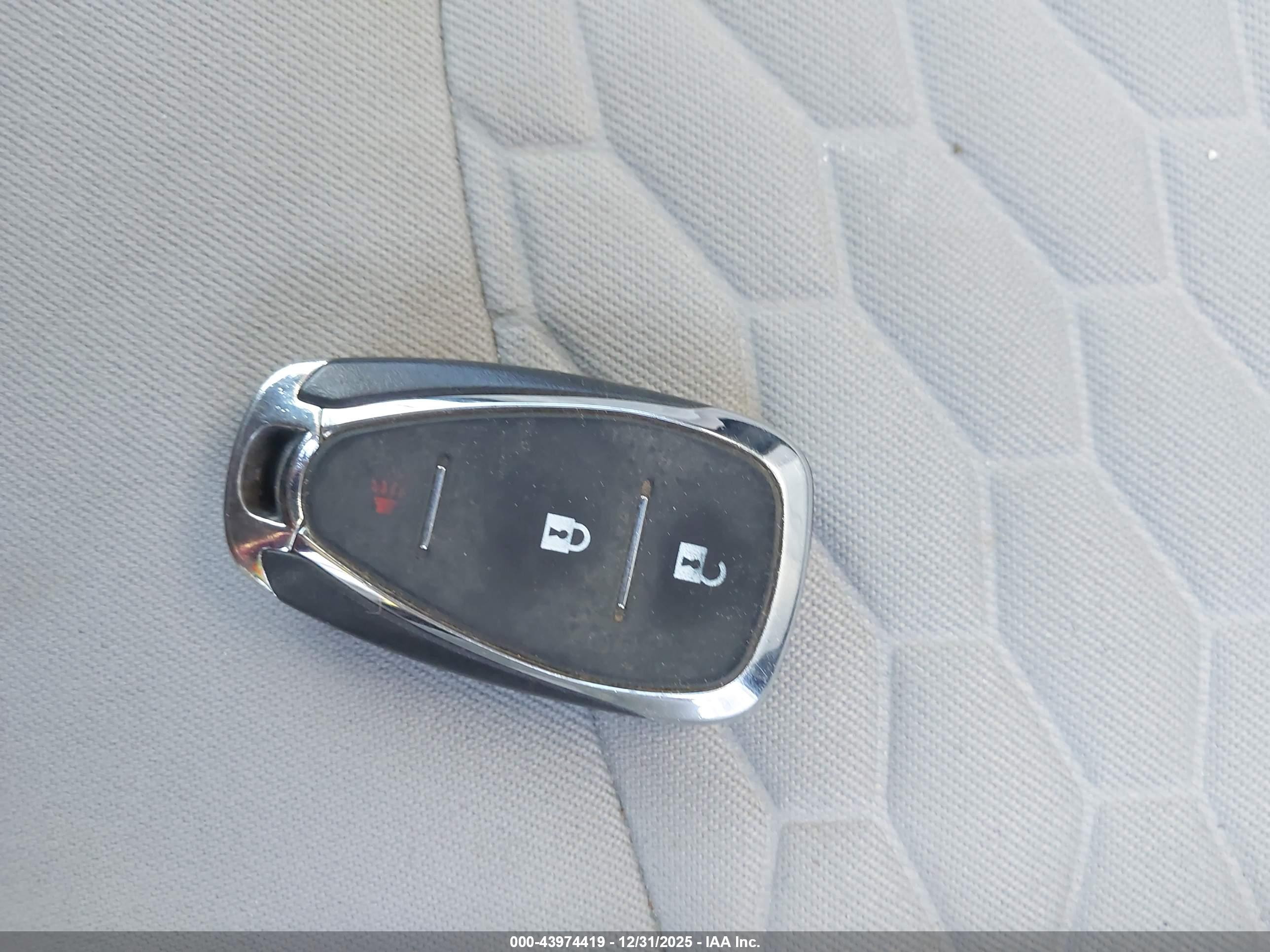 CHEVROLET EQUINOX image 11