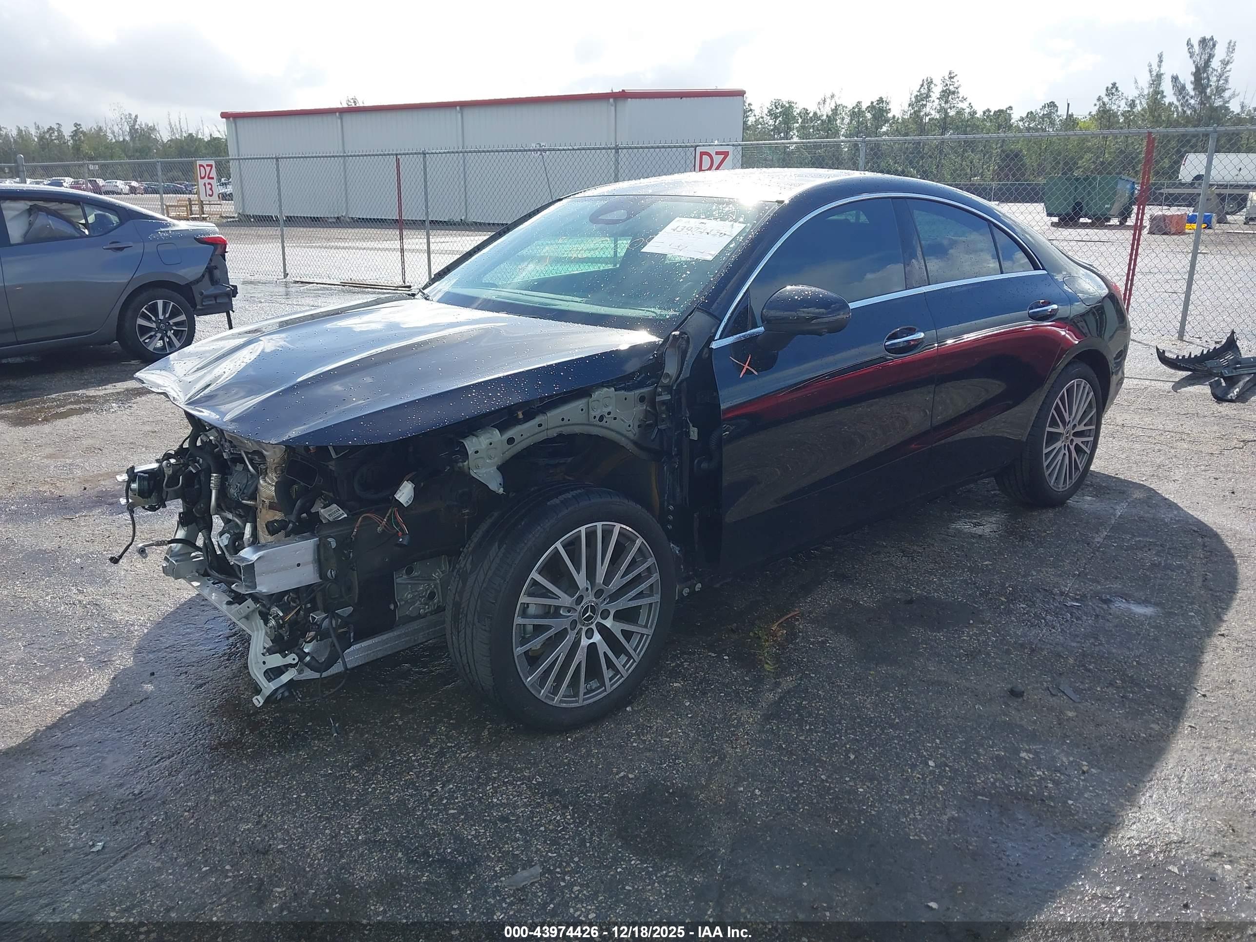 MERCEDES-BENZ CLA image 2