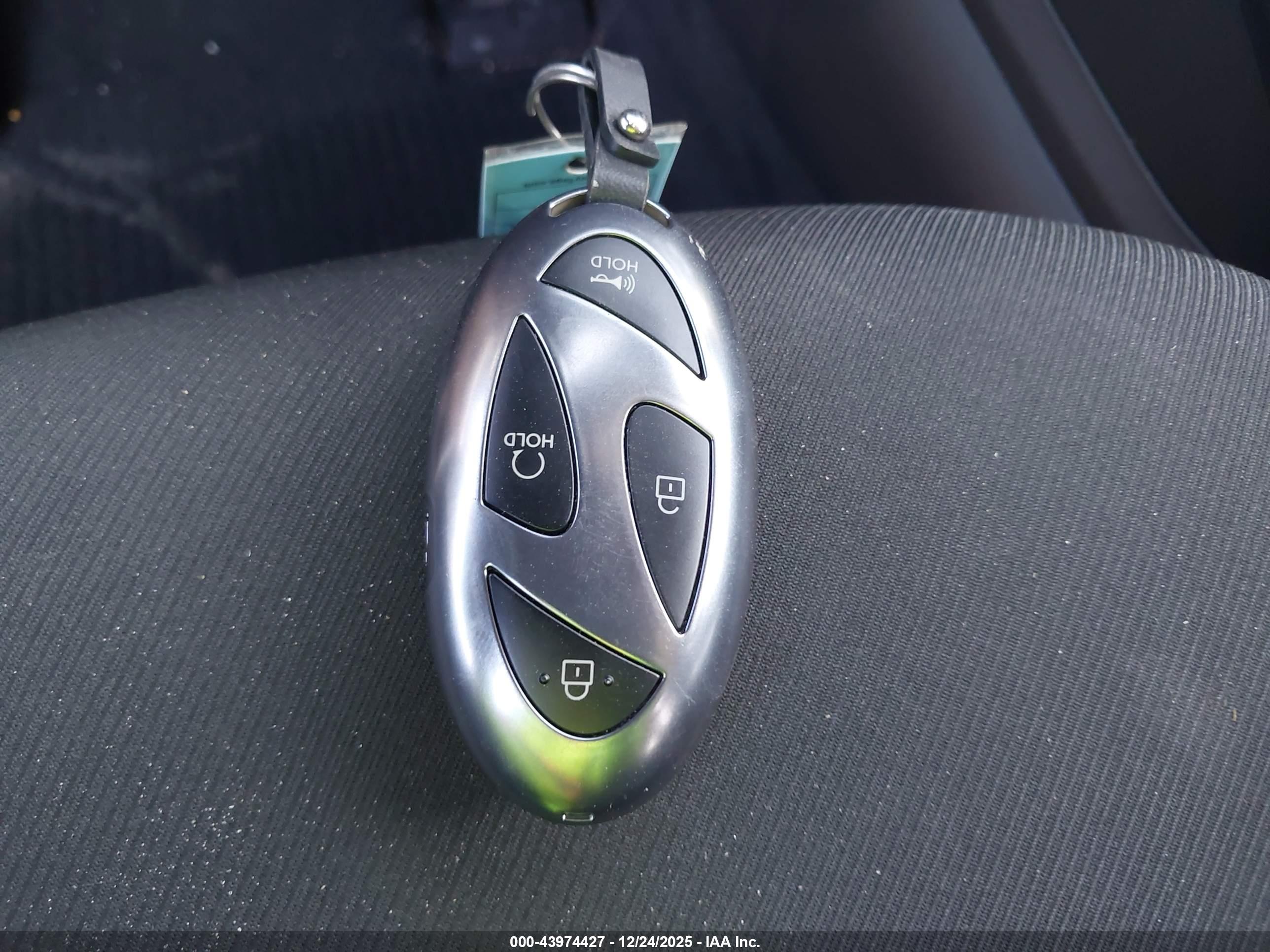 HYUNDAI TUCSON image 11