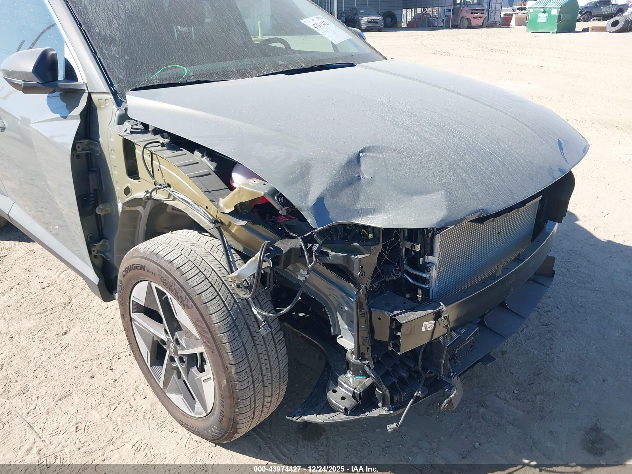 HYUNDAI TUCSON image 6