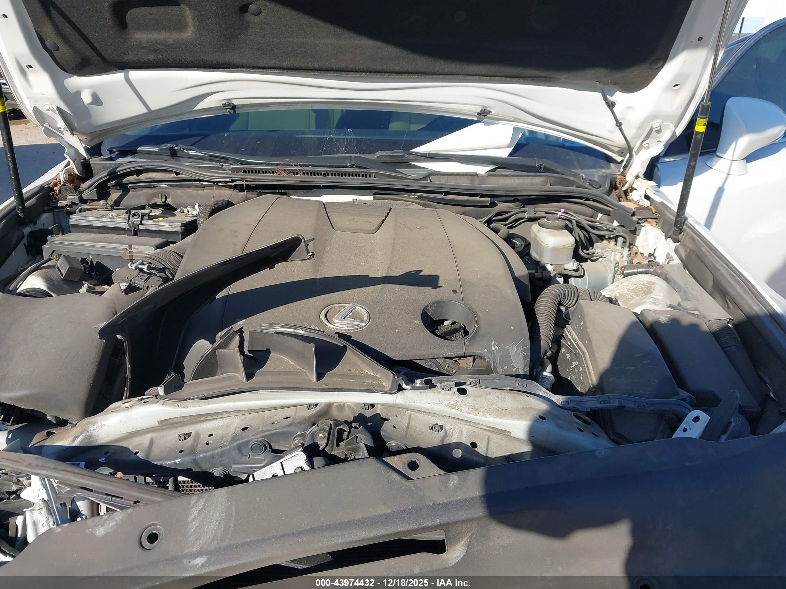LEXUS IS image 10