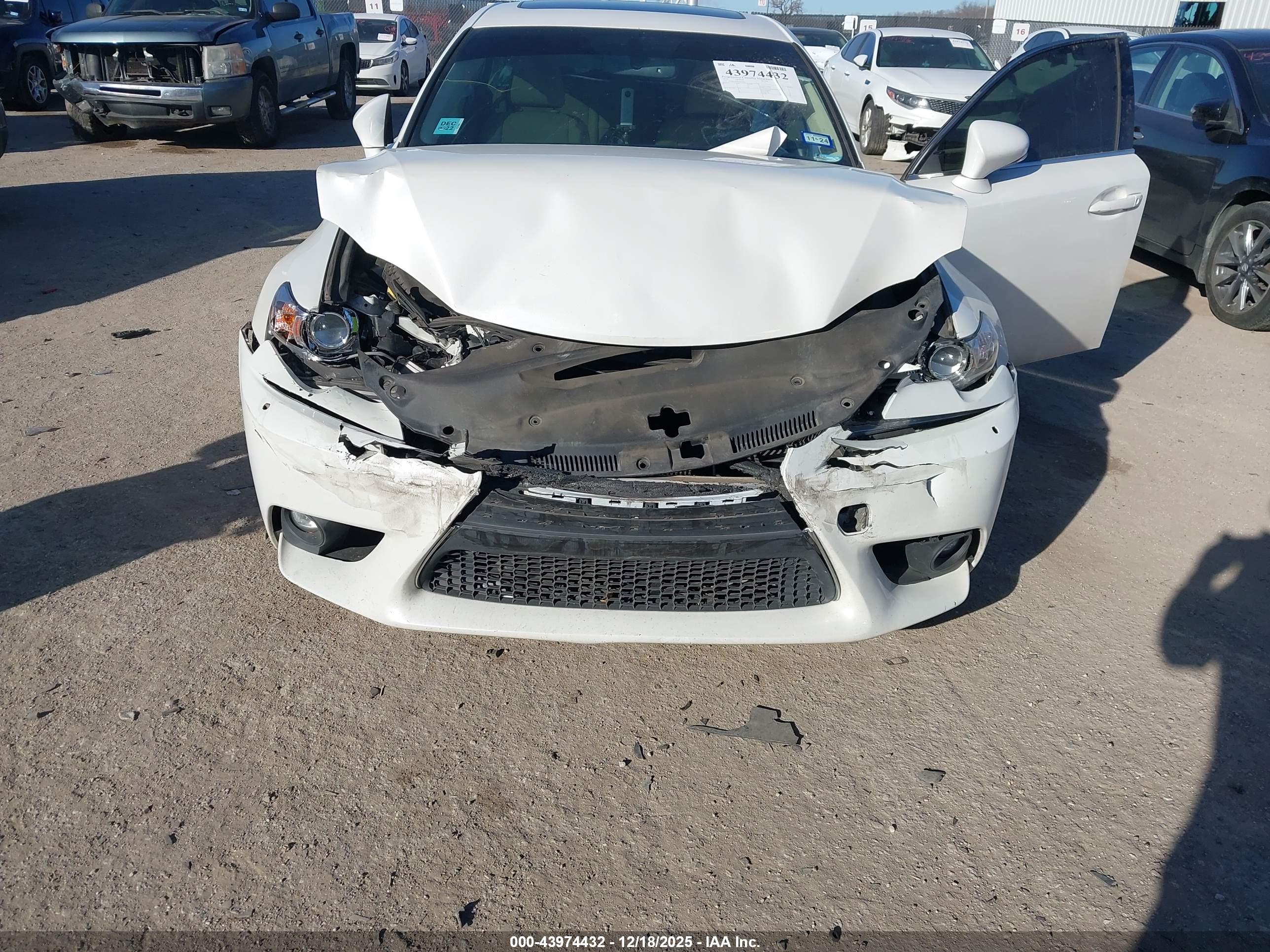 LEXUS IS image 6