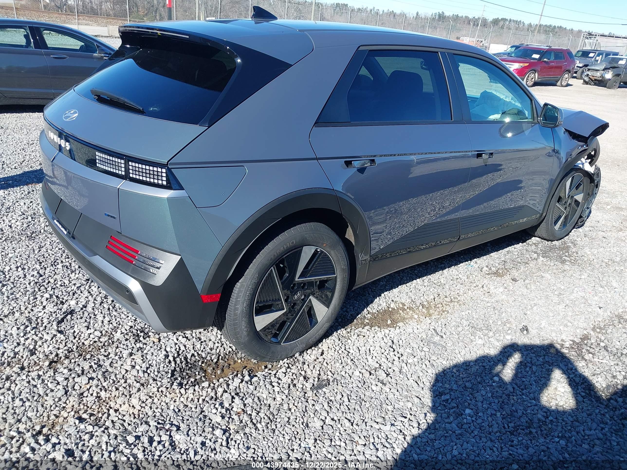 HYUNDAI IONIQ image 4