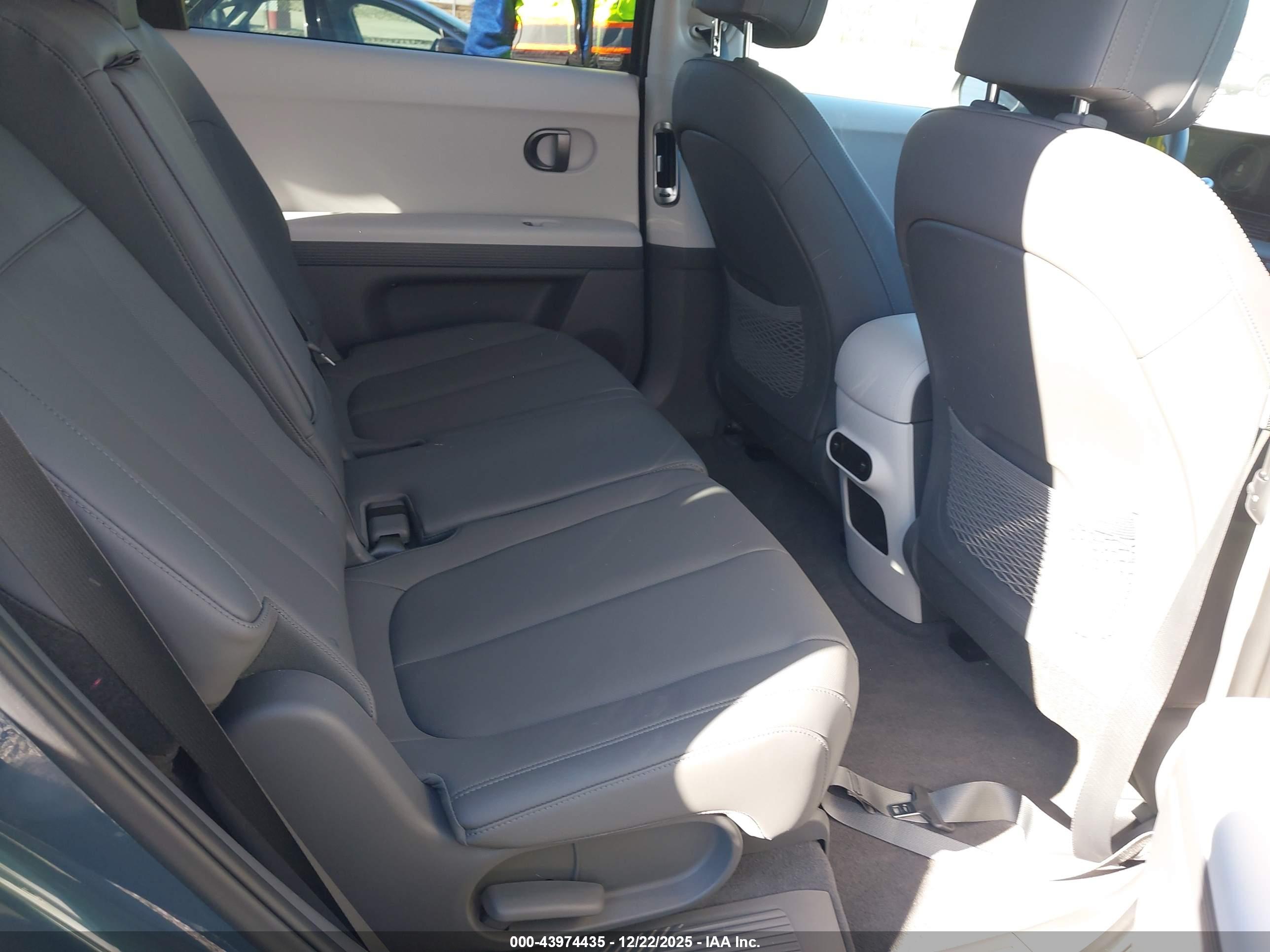 HYUNDAI IONIQ image 8