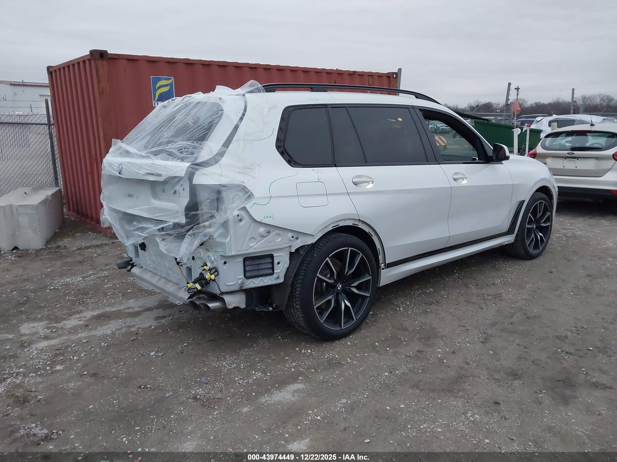 BMW X7 image 4