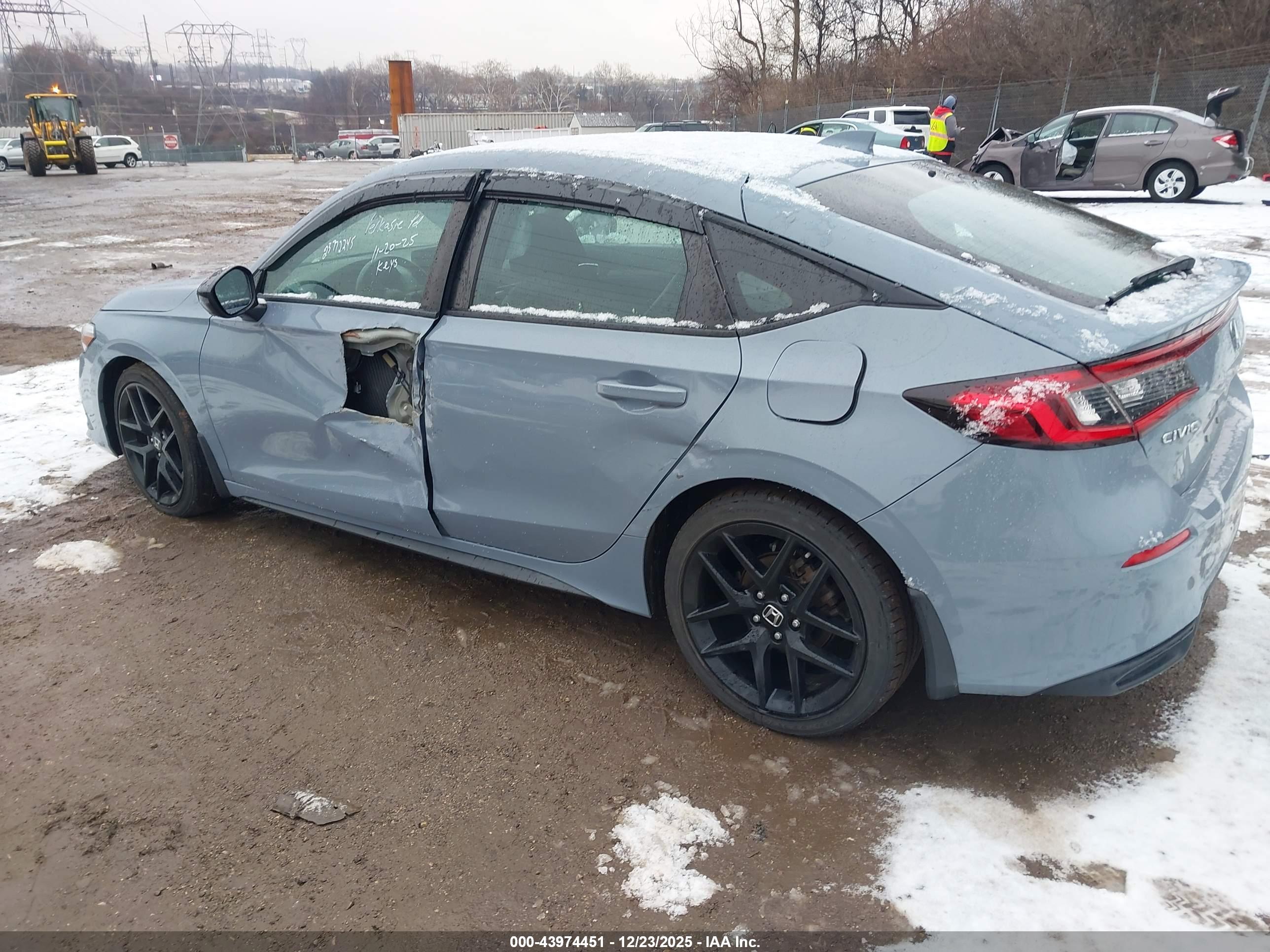HONDA CIVIC image 3