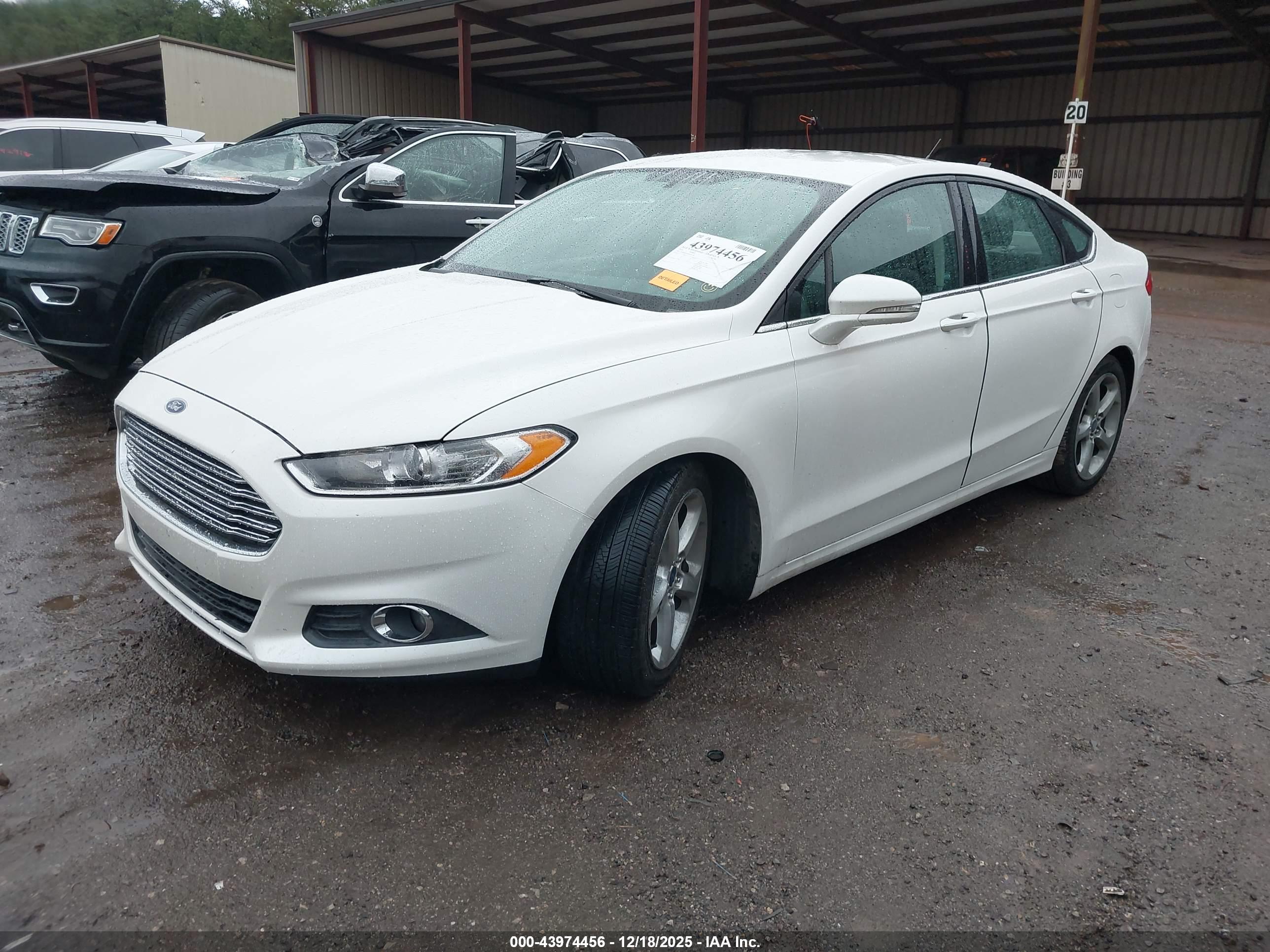 FORD FUSION image 2