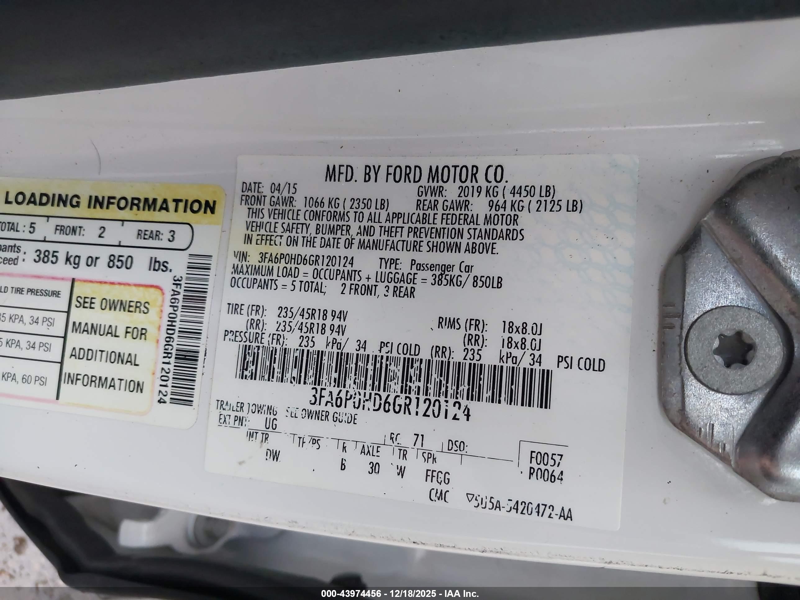 FORD FUSION image 9