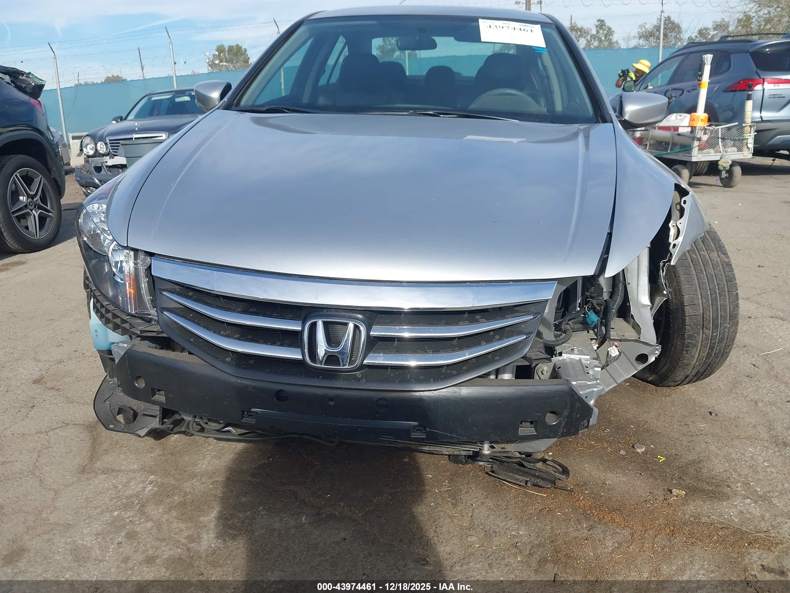 HONDA ACCORD image 6