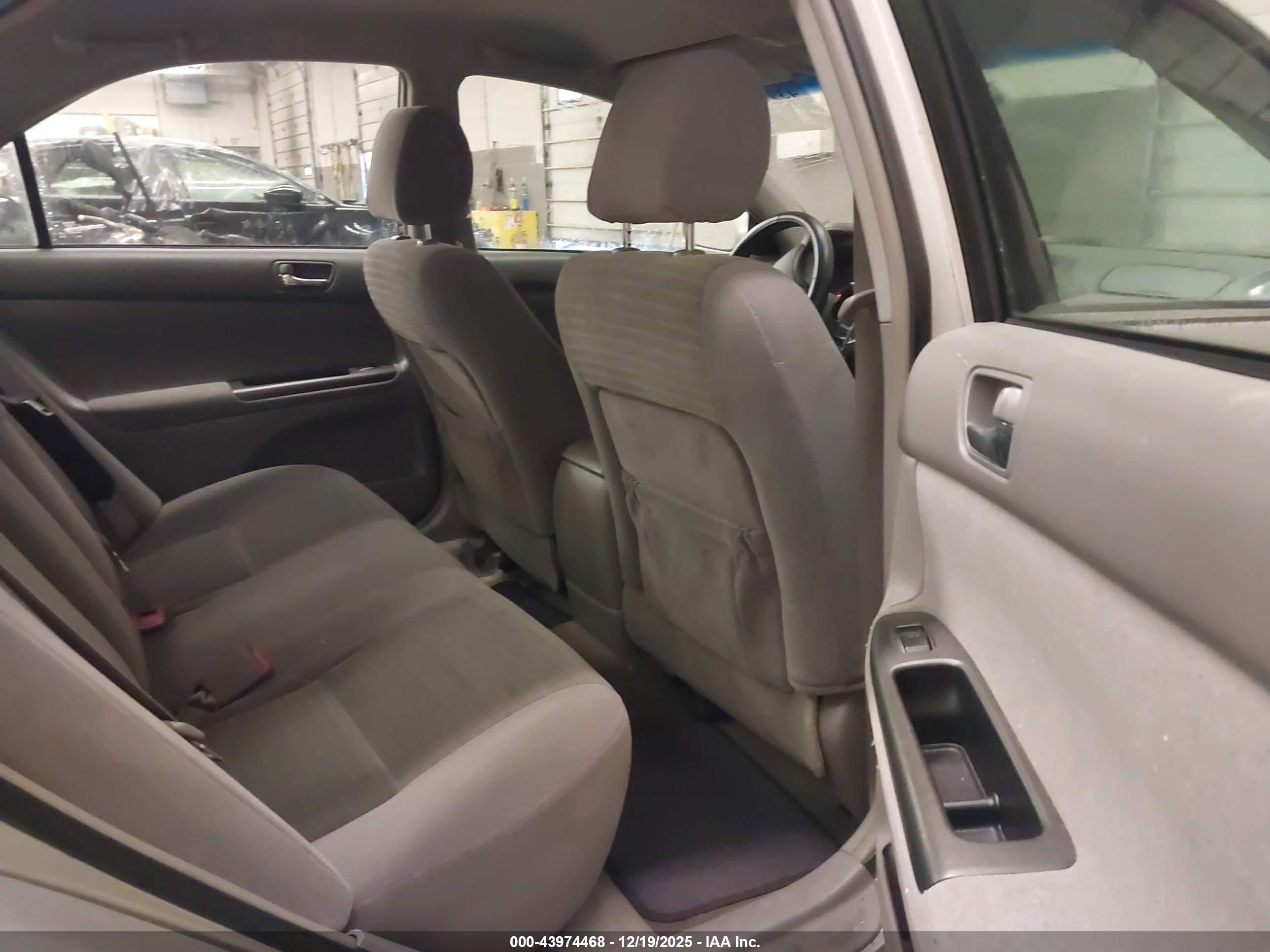 TOYOTA CAMRY image 8