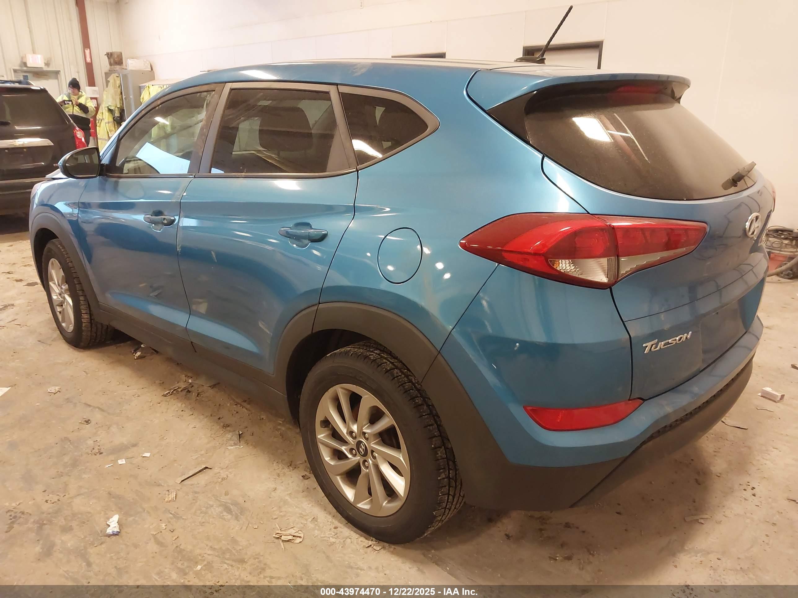 HYUNDAI TUCSON image 3