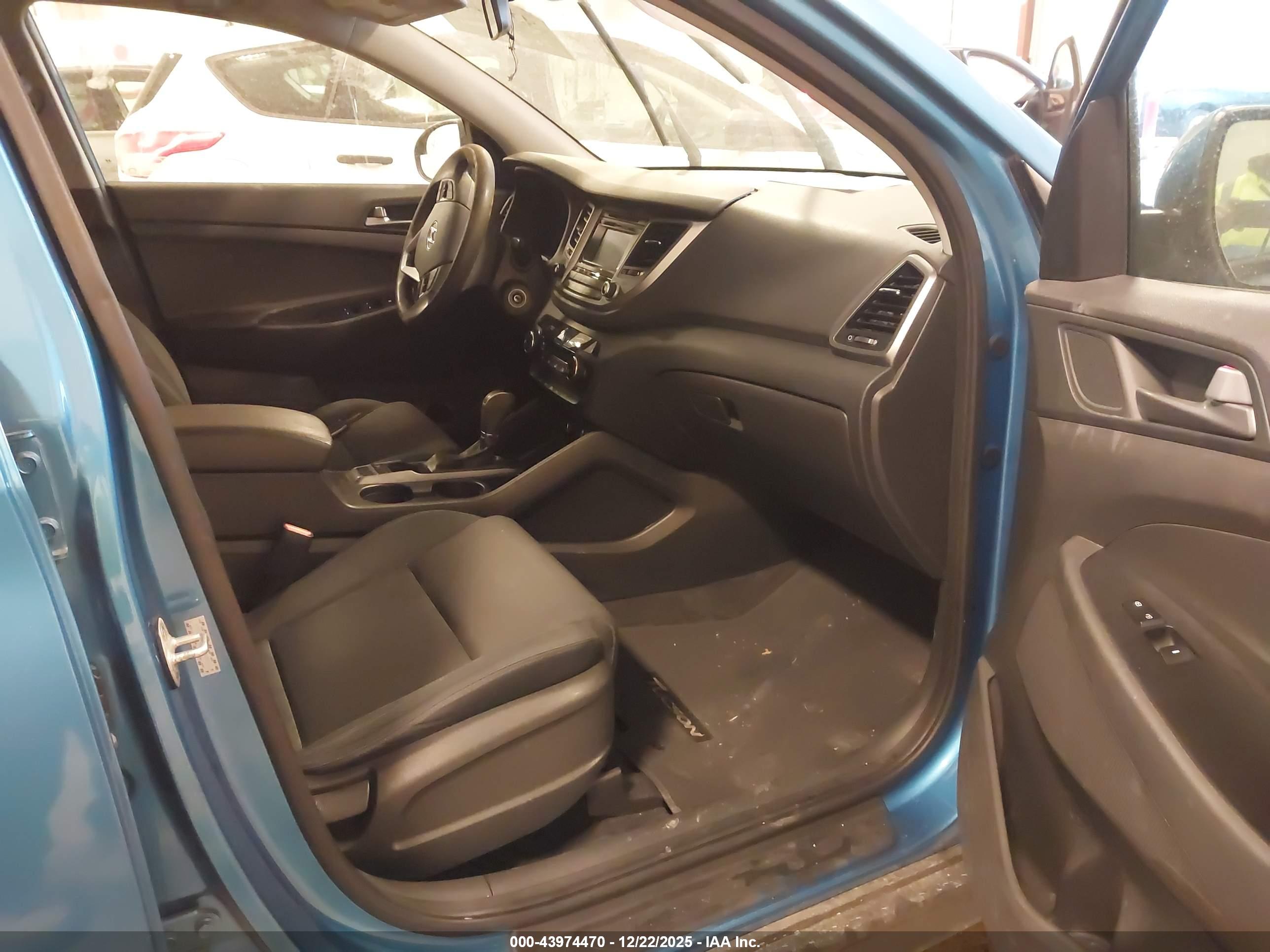 HYUNDAI TUCSON image 5