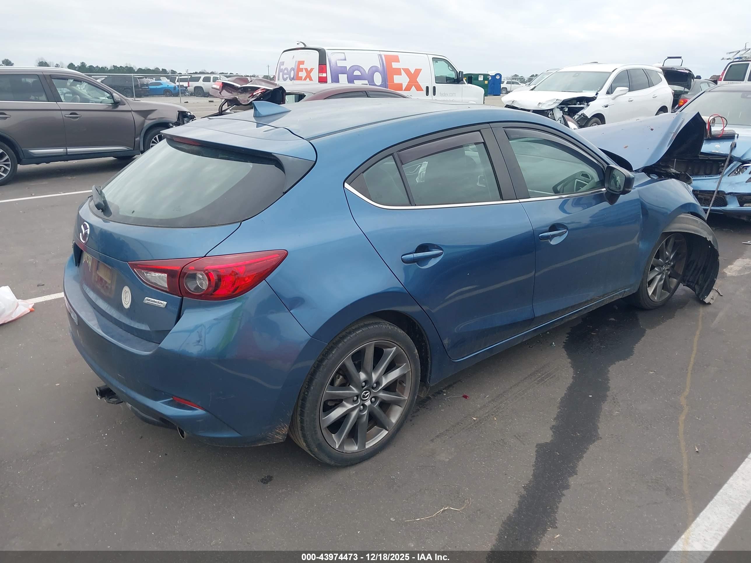 MAZDA MAZDA3 image 4