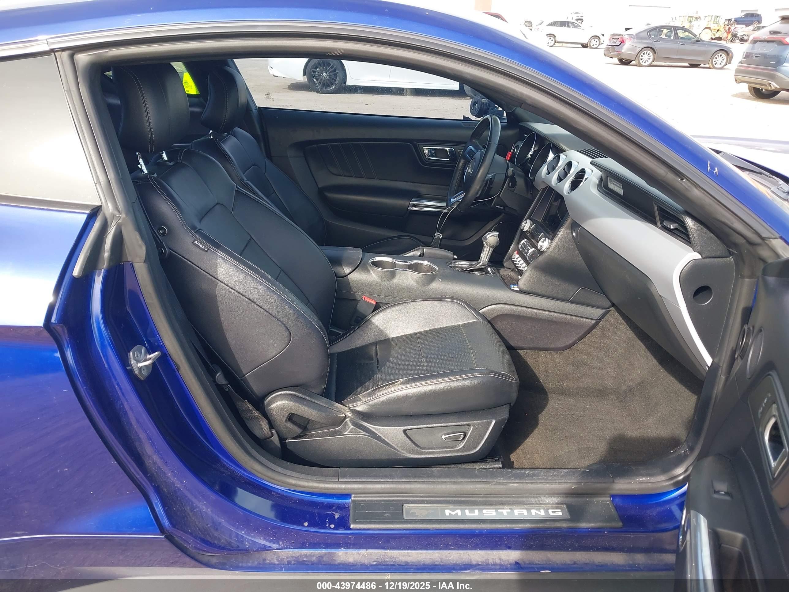 FORD MUSTANG image 5
