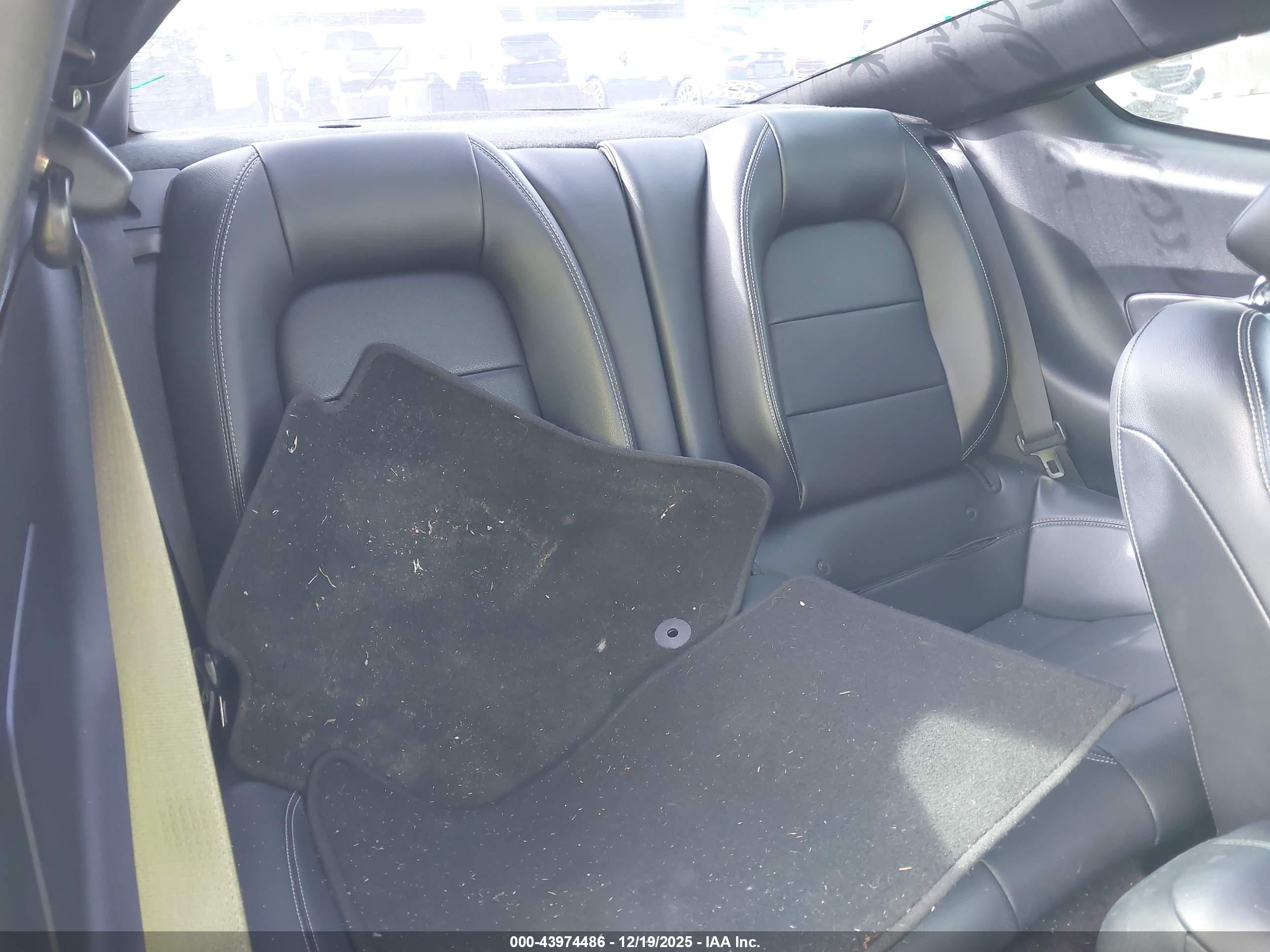 FORD MUSTANG image 8