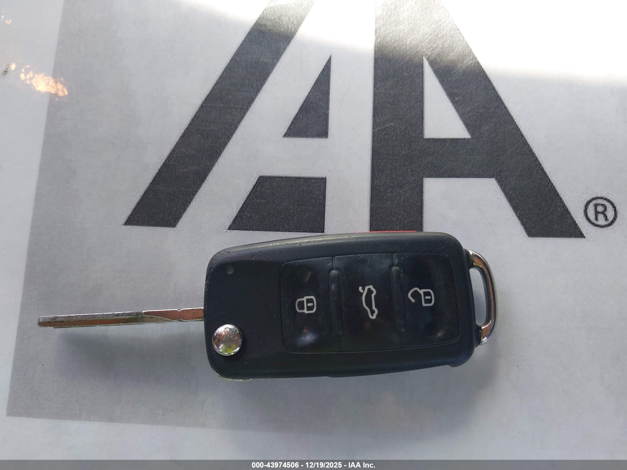VOLKSWAGEN PASSAT image 11