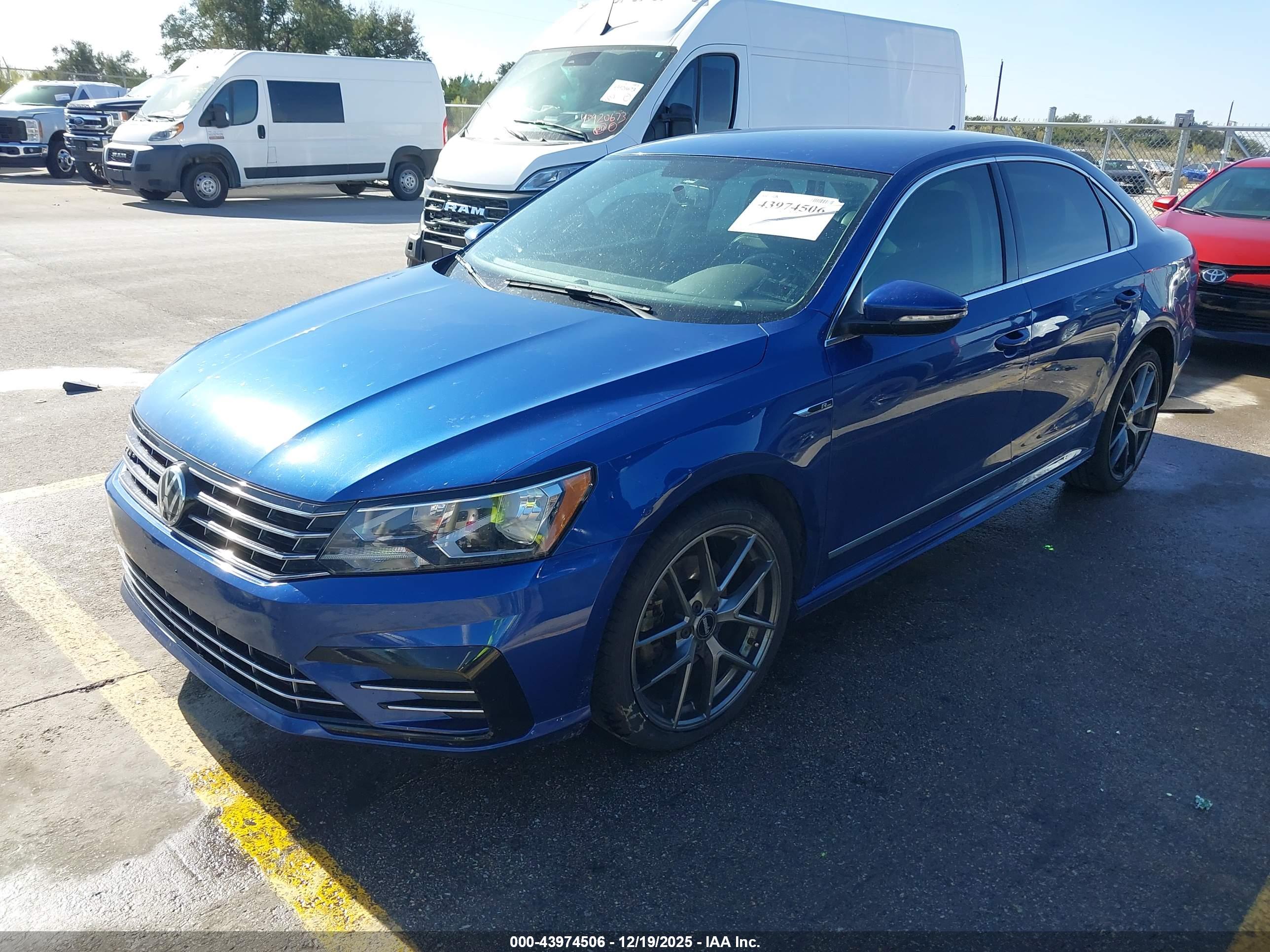 VOLKSWAGEN PASSAT image 2