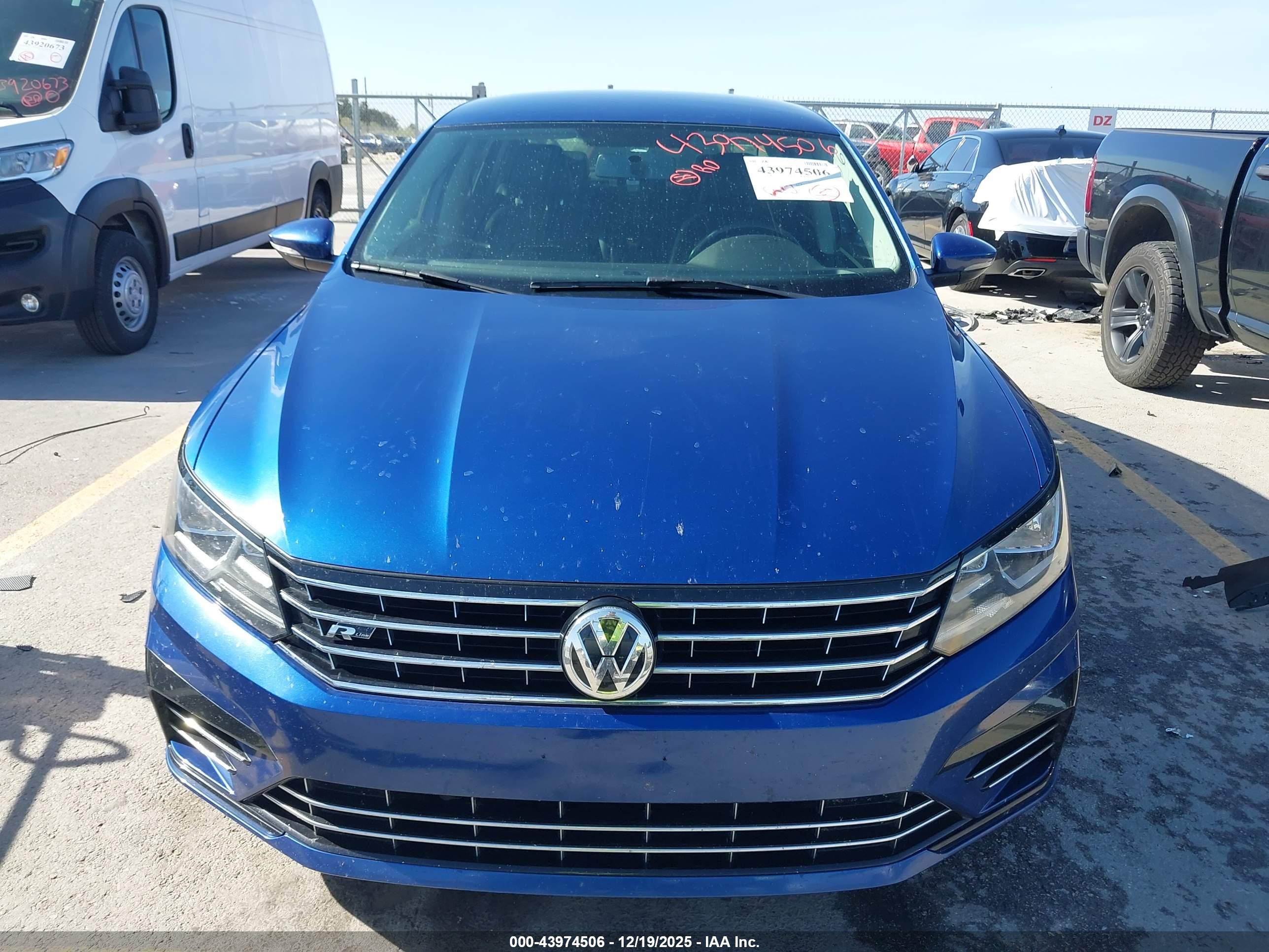 VOLKSWAGEN PASSAT image 6