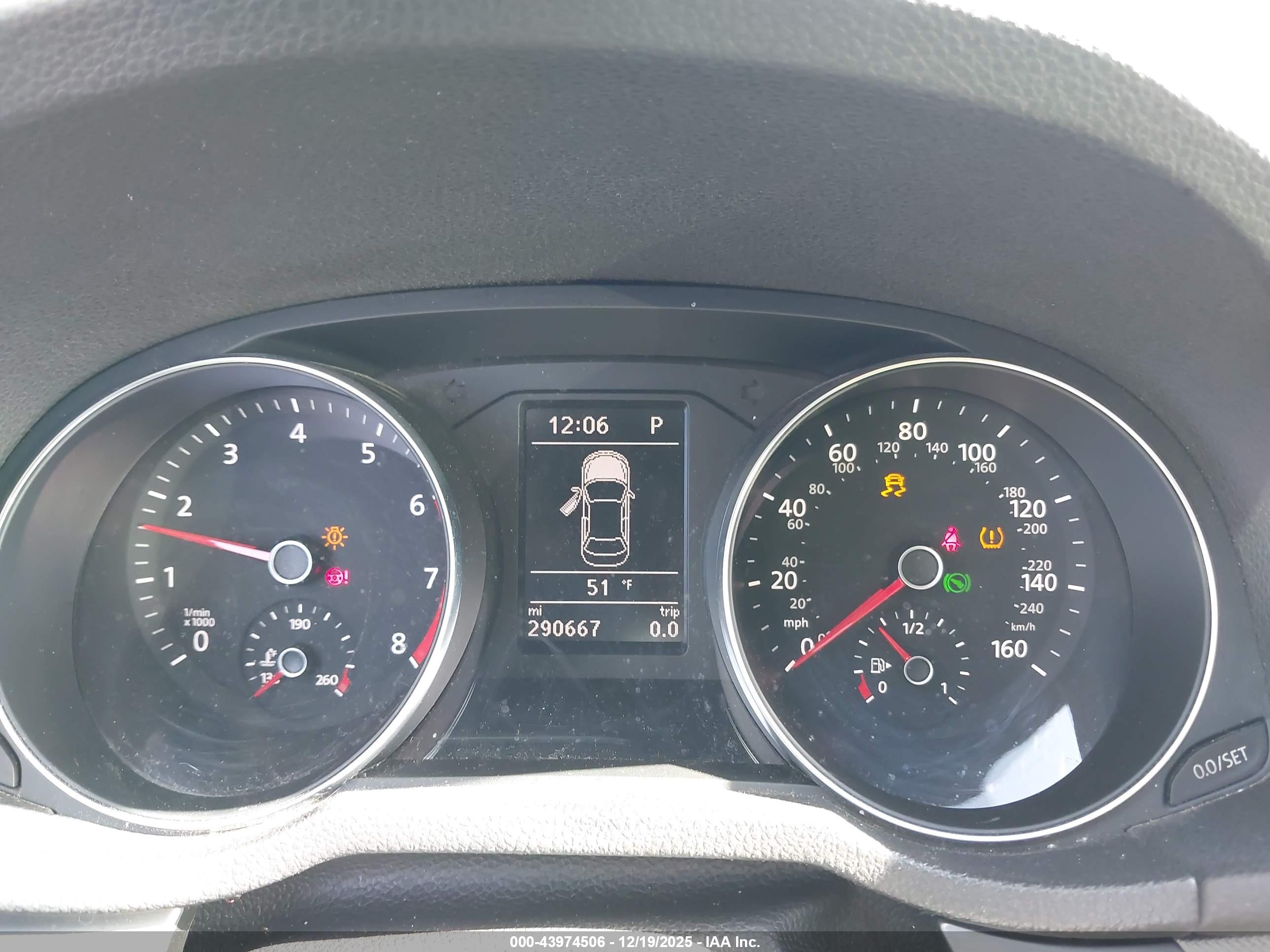 VOLKSWAGEN PASSAT image 7