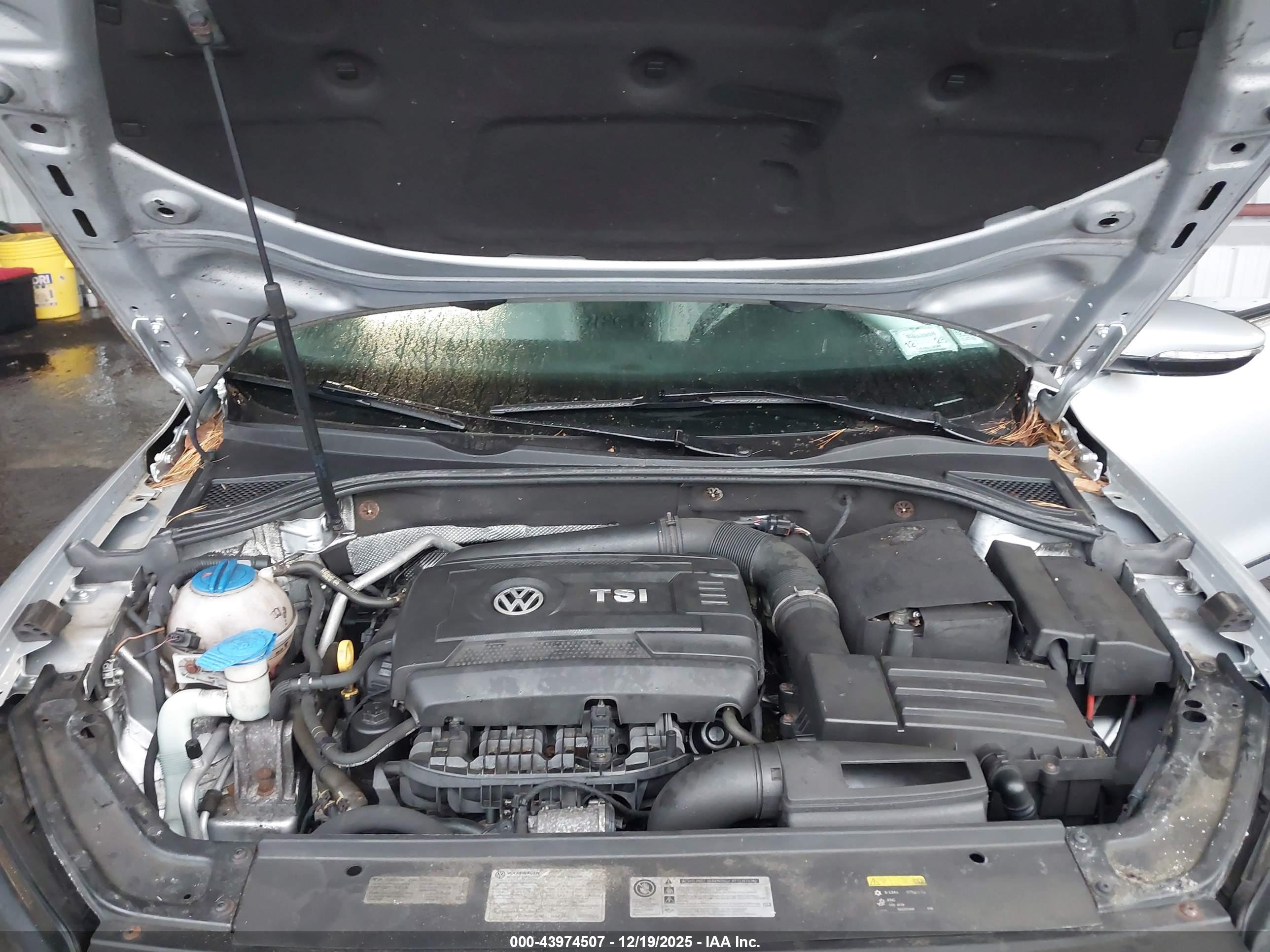 VOLKSWAGEN PASSAT image 10