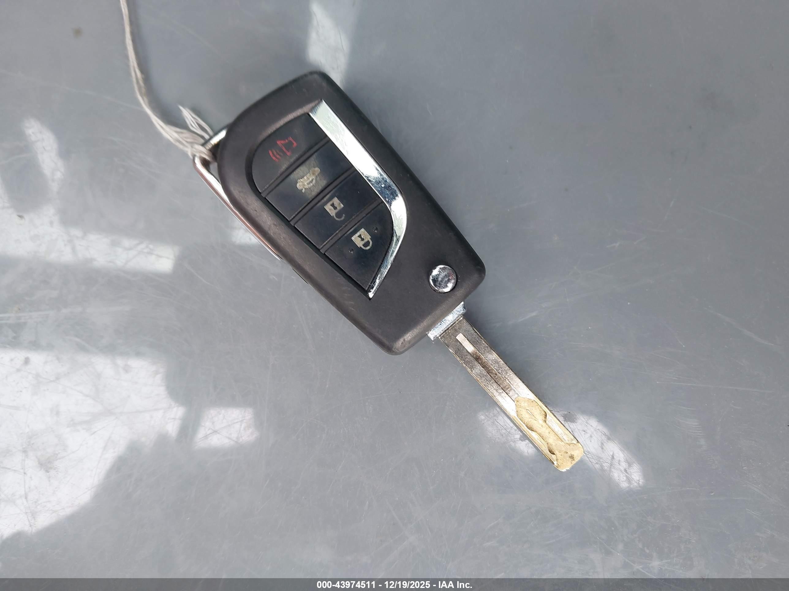 TOYOTA CAMRY image 11