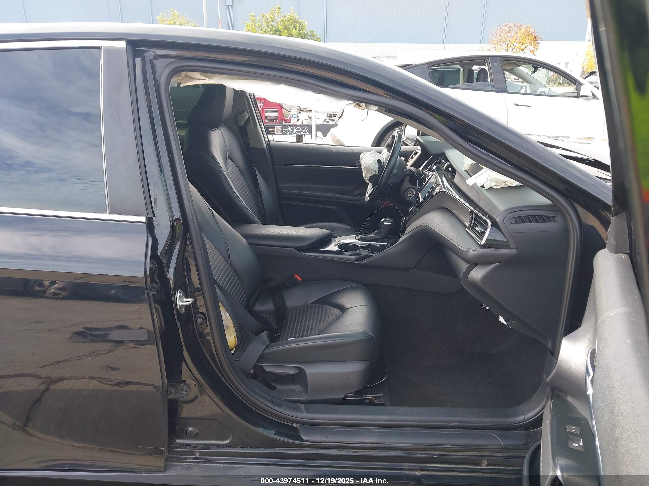 TOYOTA CAMRY image 5