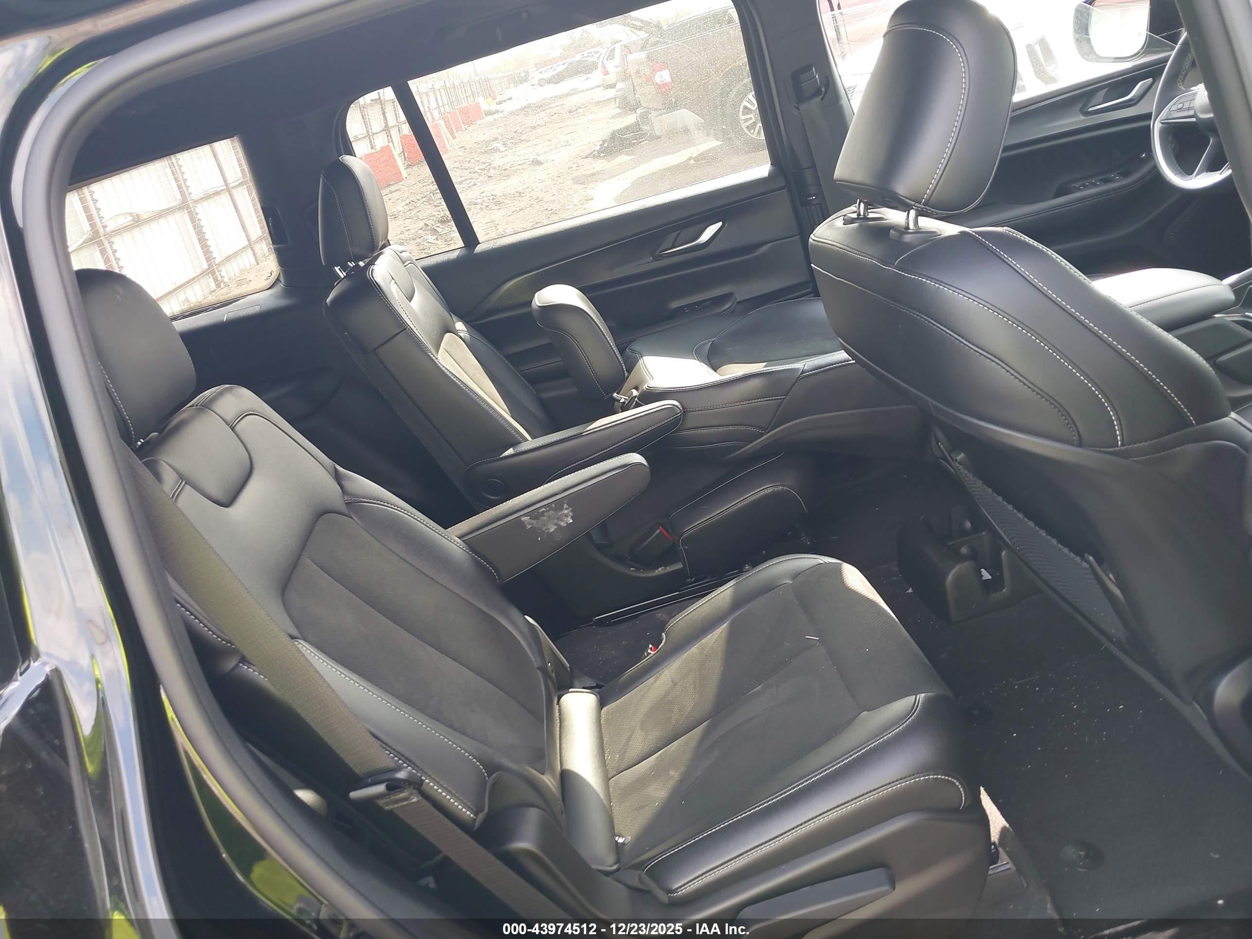 JEEP GRAND image 8