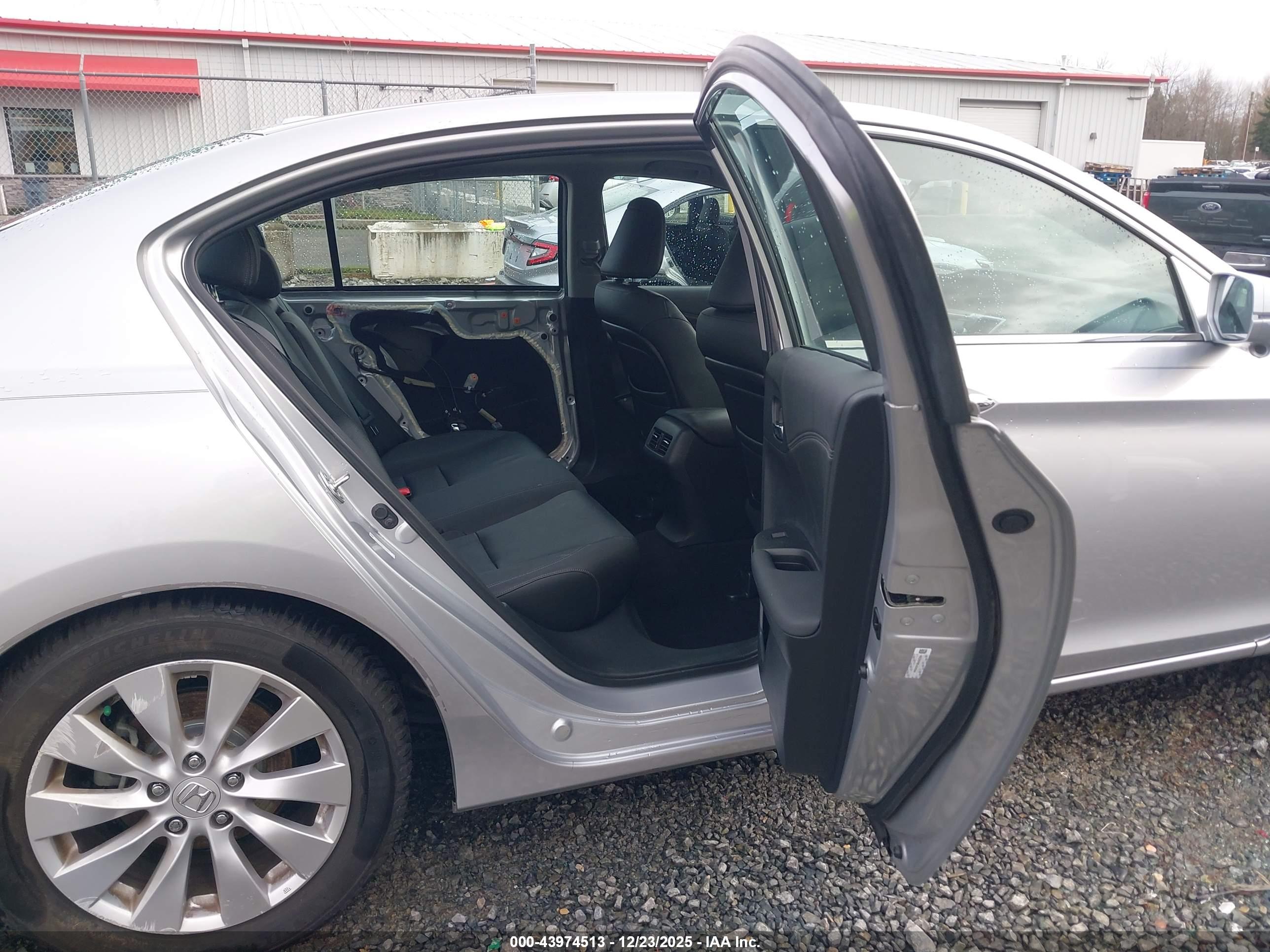 HONDA ACCORD image 8