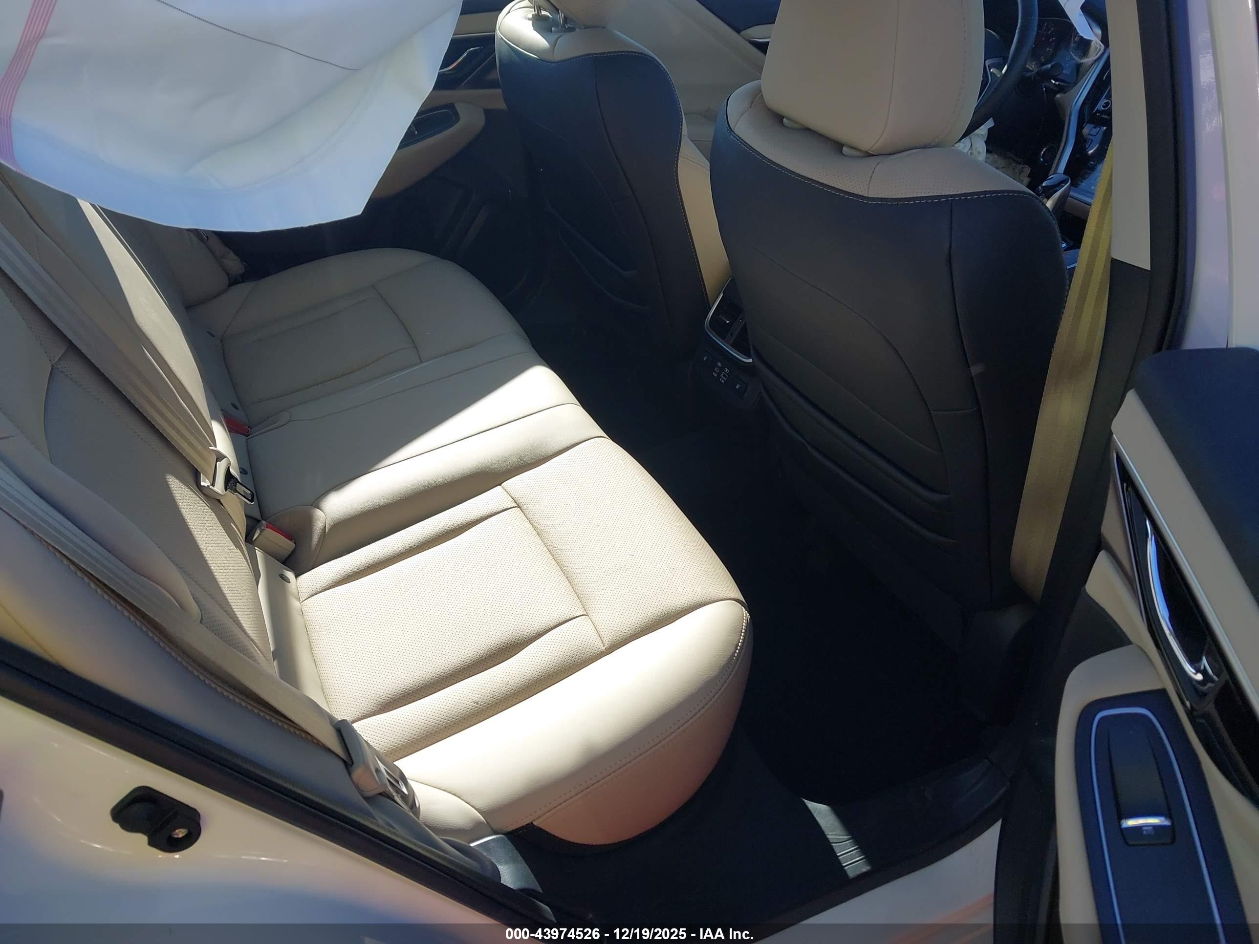 SUBARU LEGACY image 8