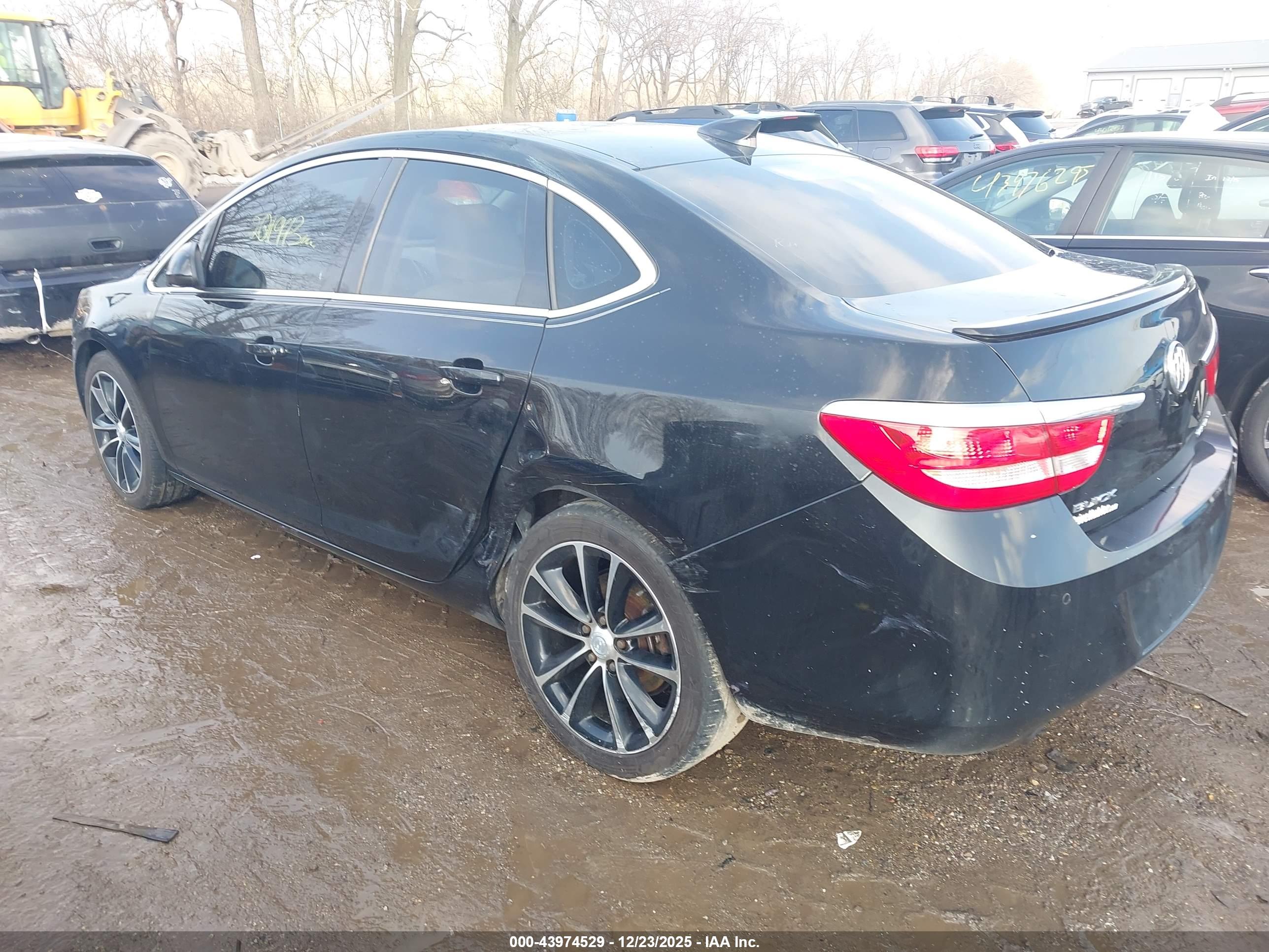 BUICK VERANO image 6