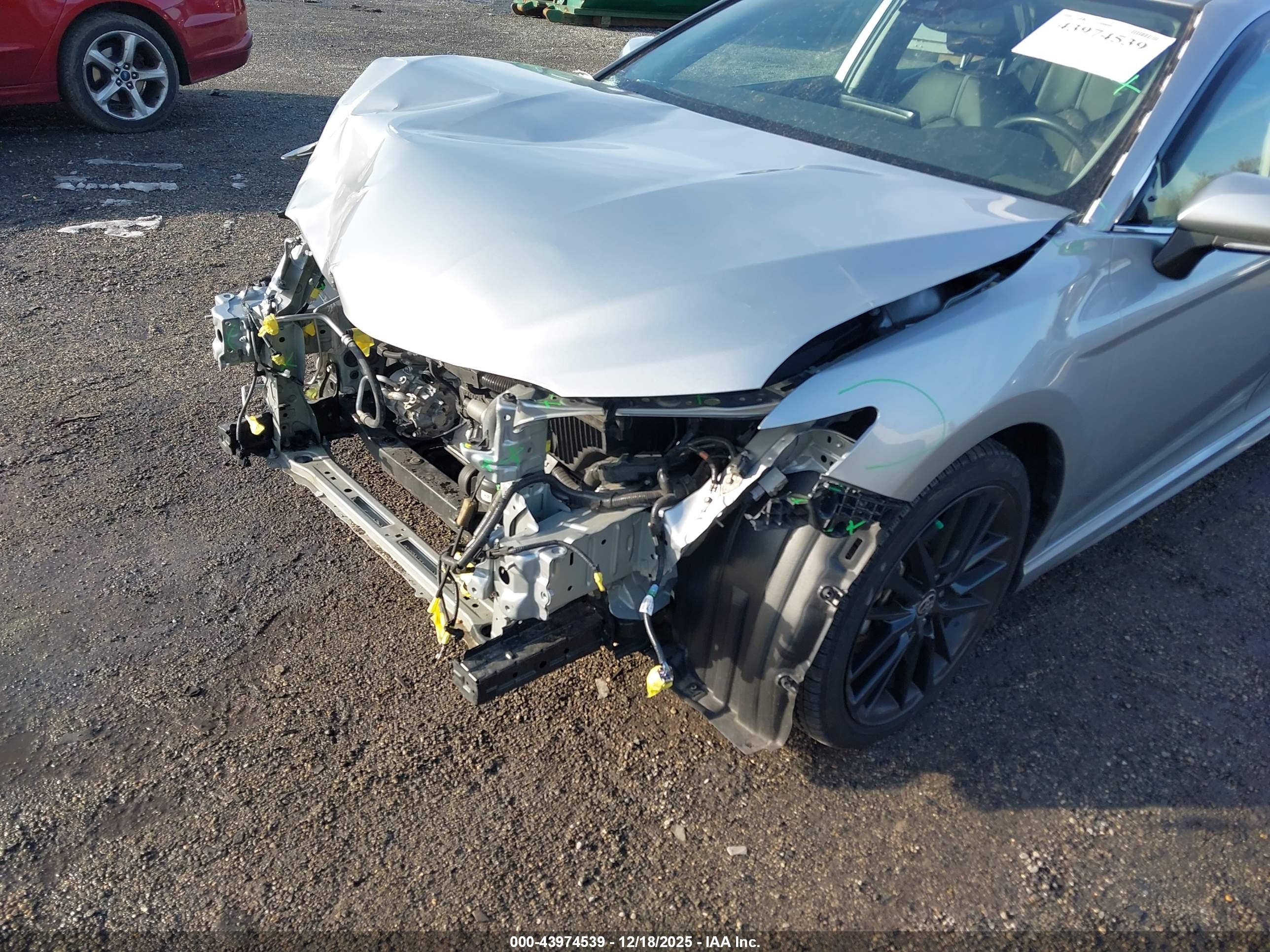 TOYOTA CAMRY image 6