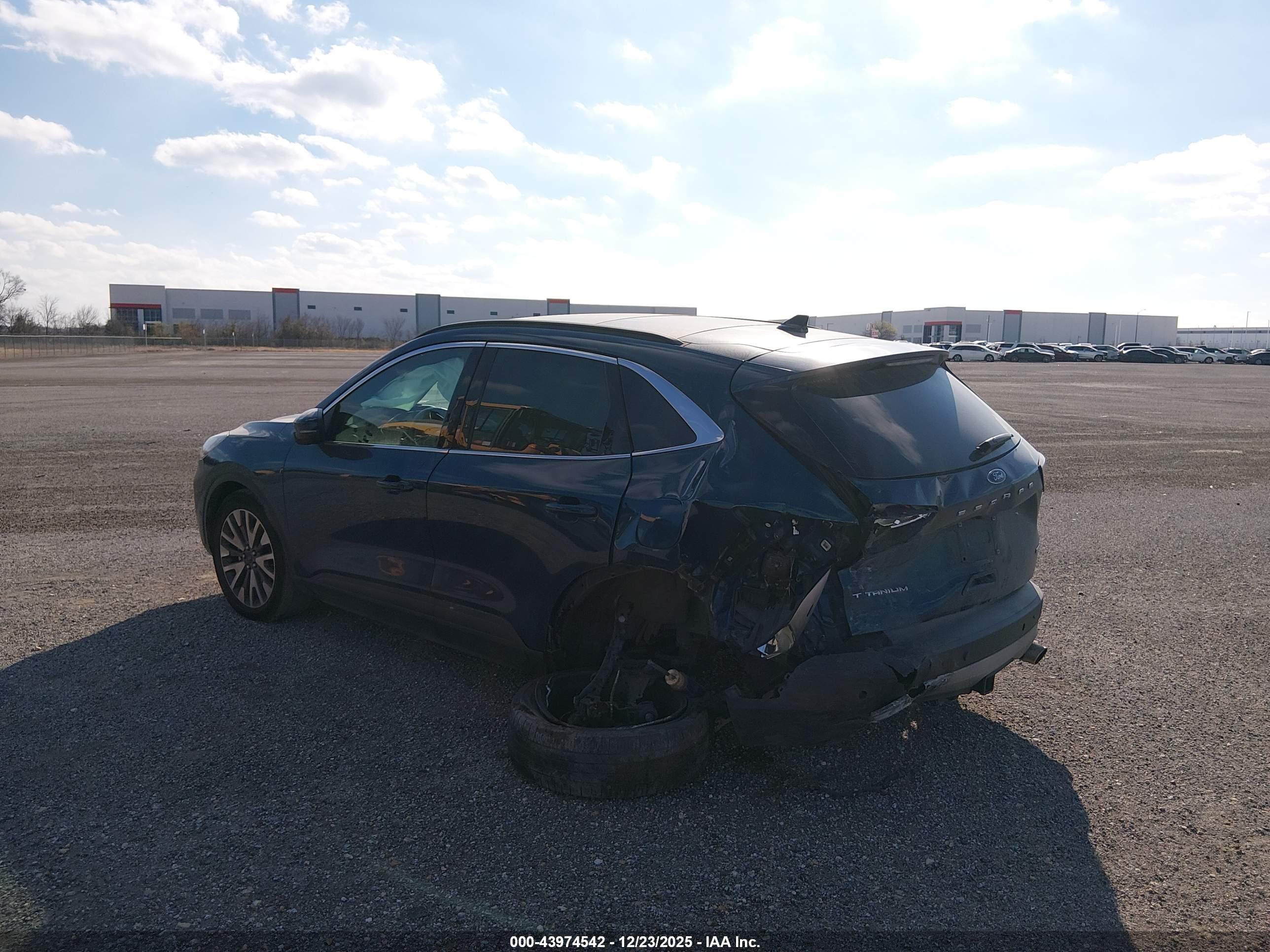 FORD ESCAPE image 3