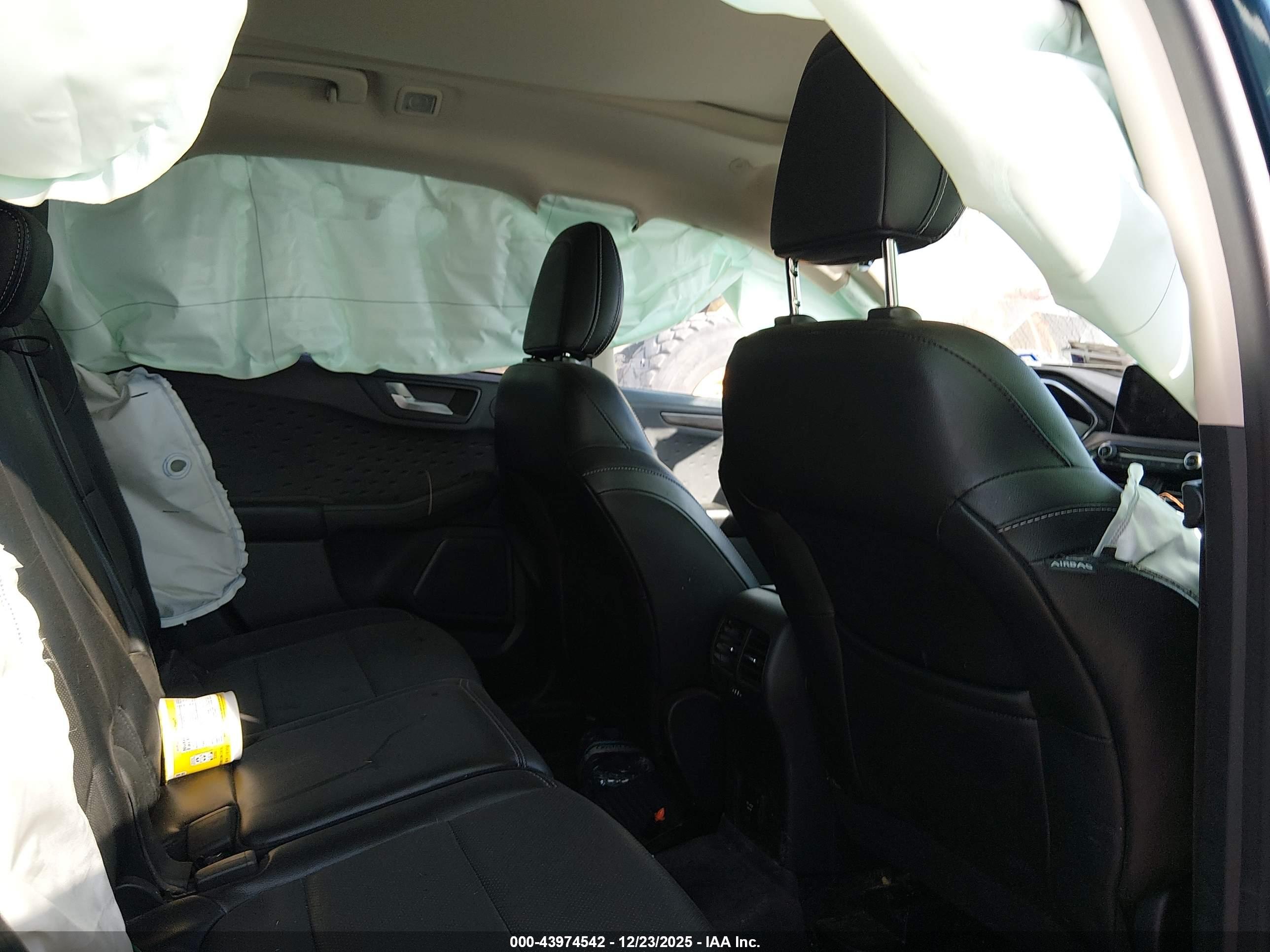 FORD ESCAPE image 8