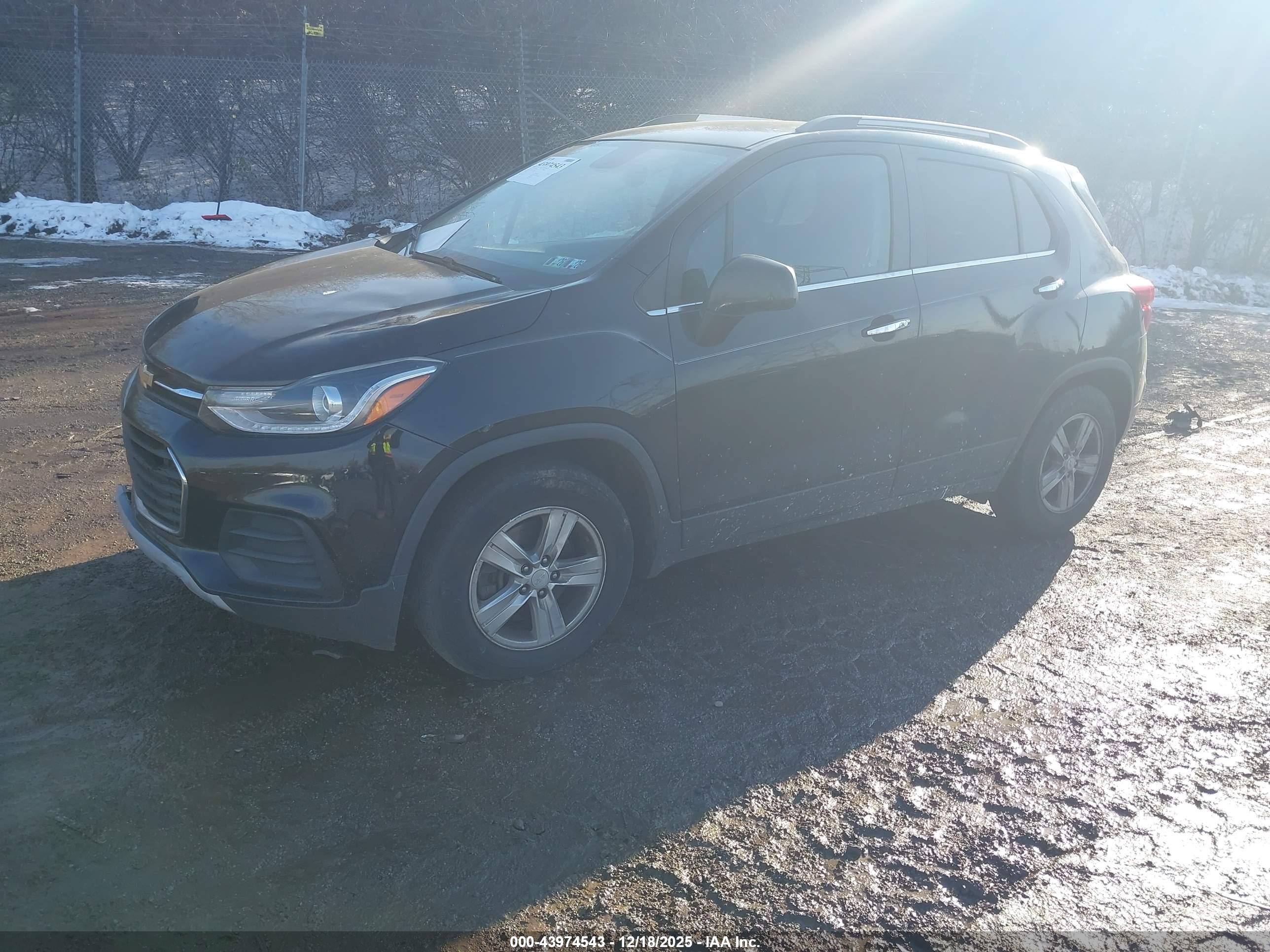 CHEVROLET TRAX image 2