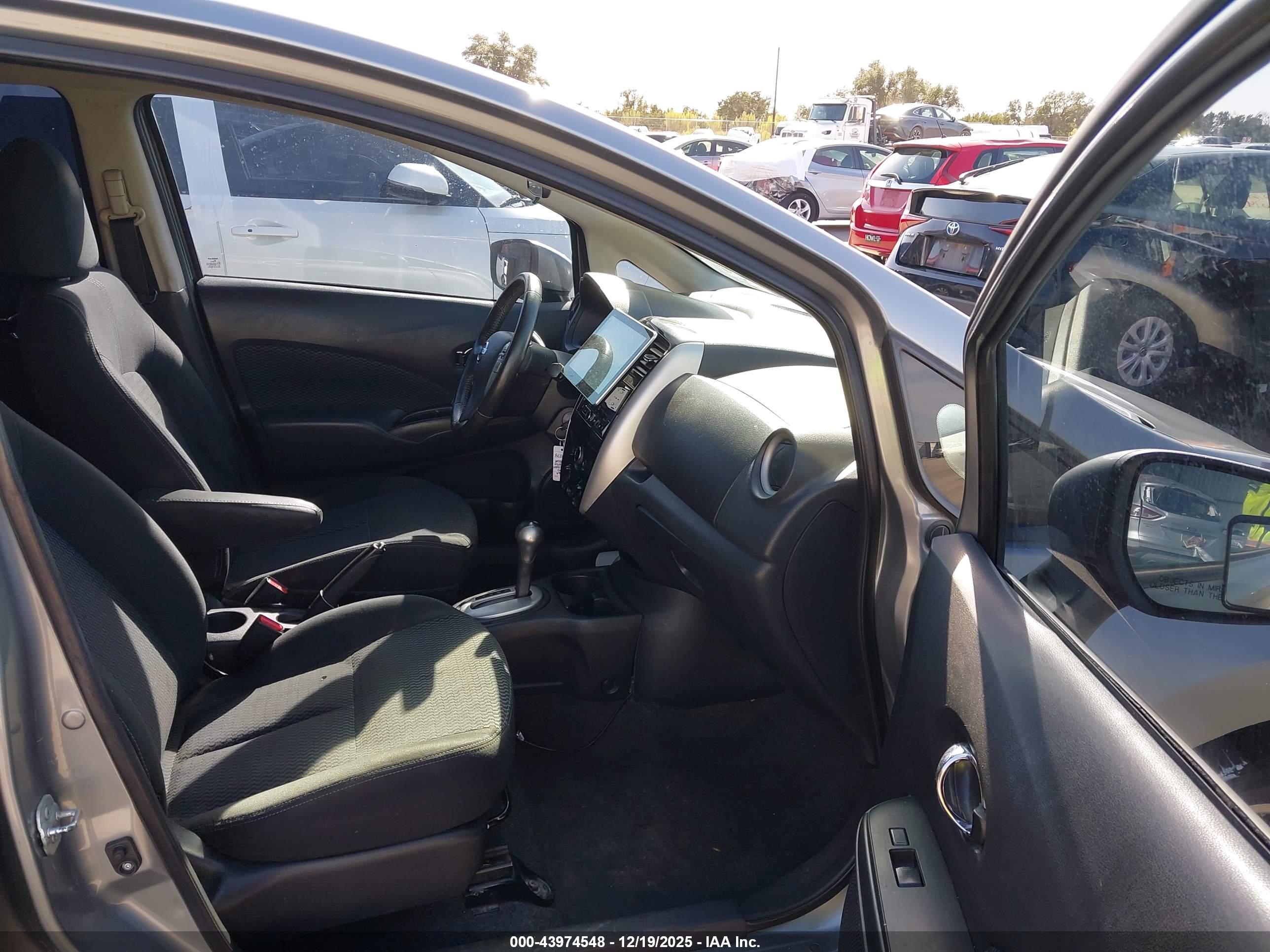 NISSAN VERSA image 5
