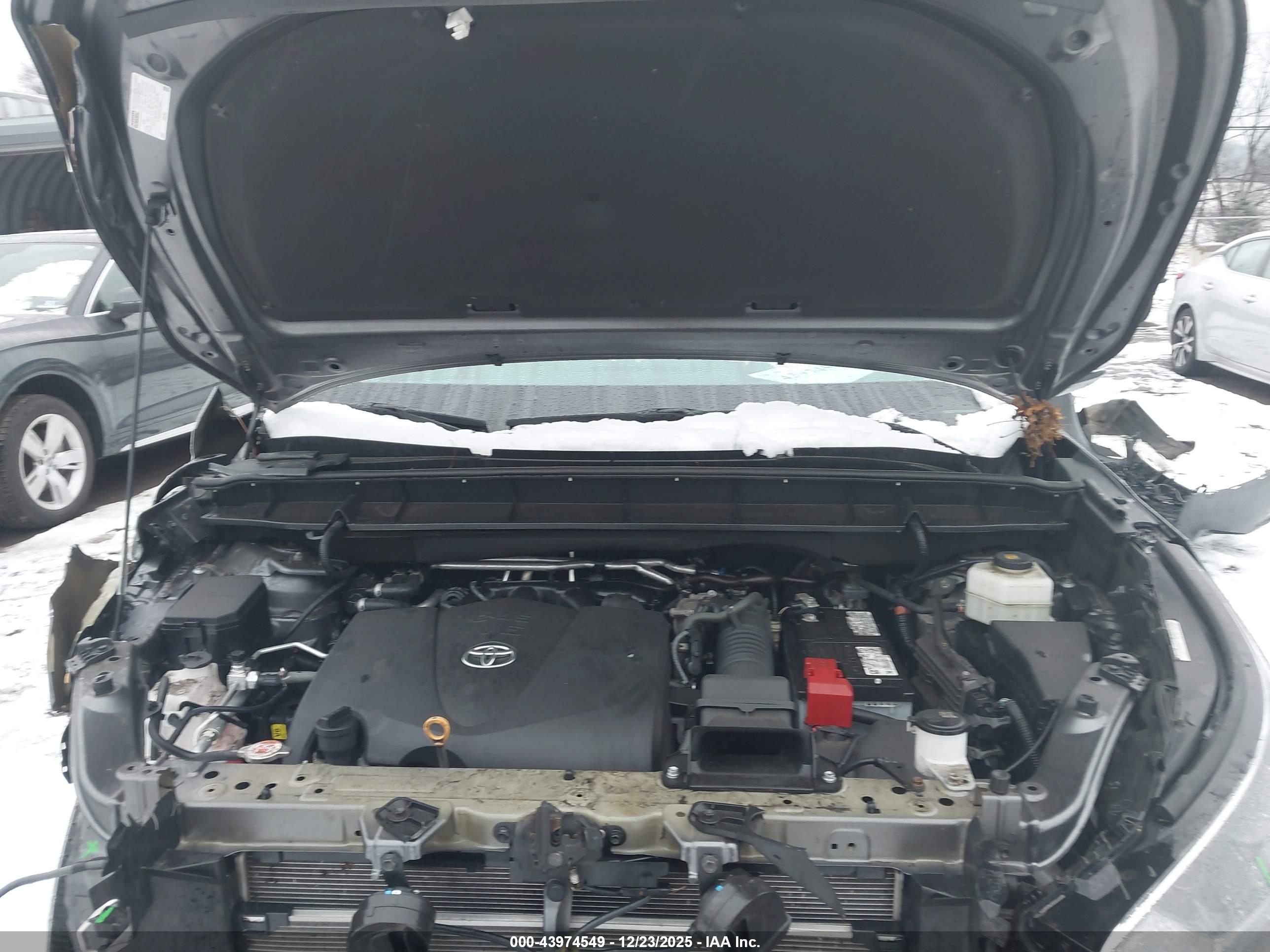 TOYOTA HIGHLANDER image 10