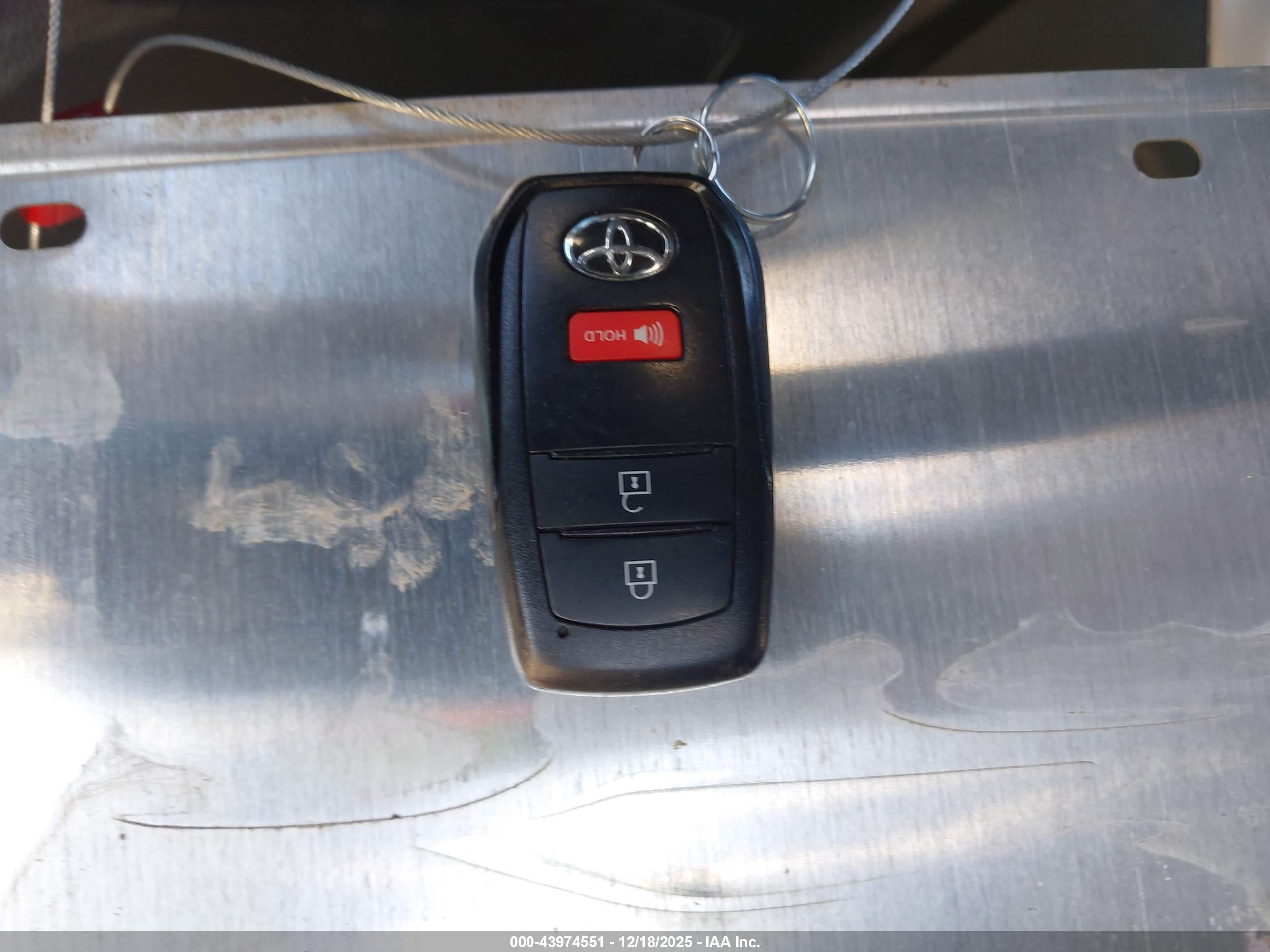 TOYOTA COROLLA image 11
