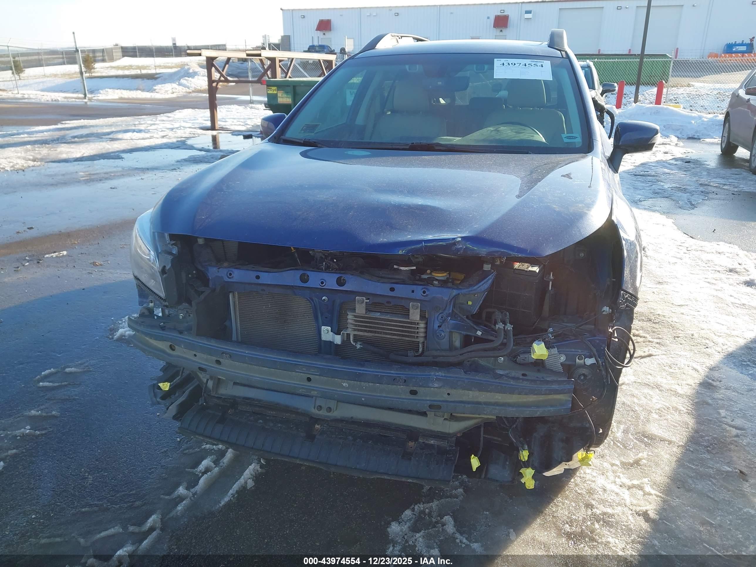 SUBARU OUTBACK image 6