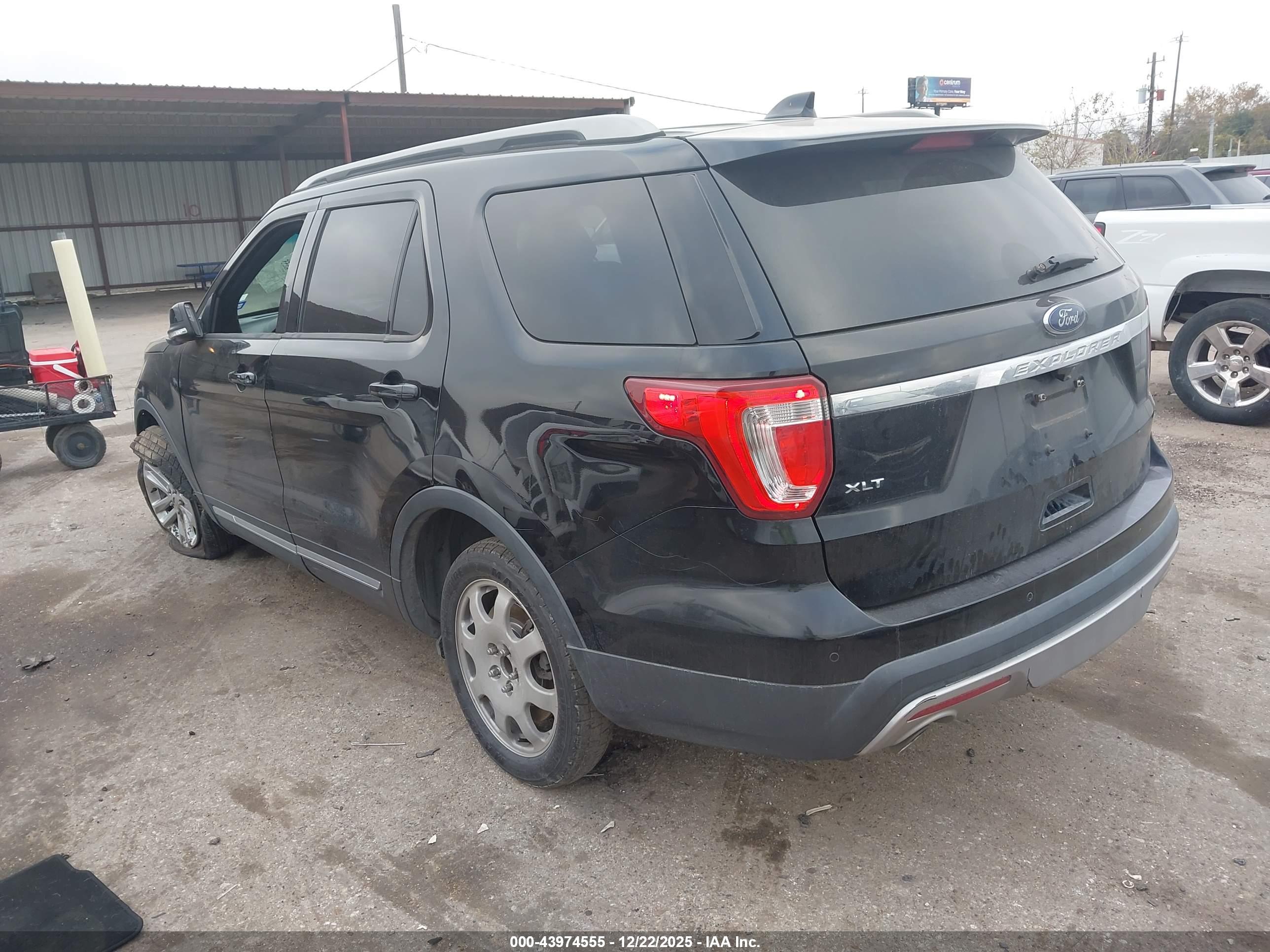 FORD EXPLORER image 3