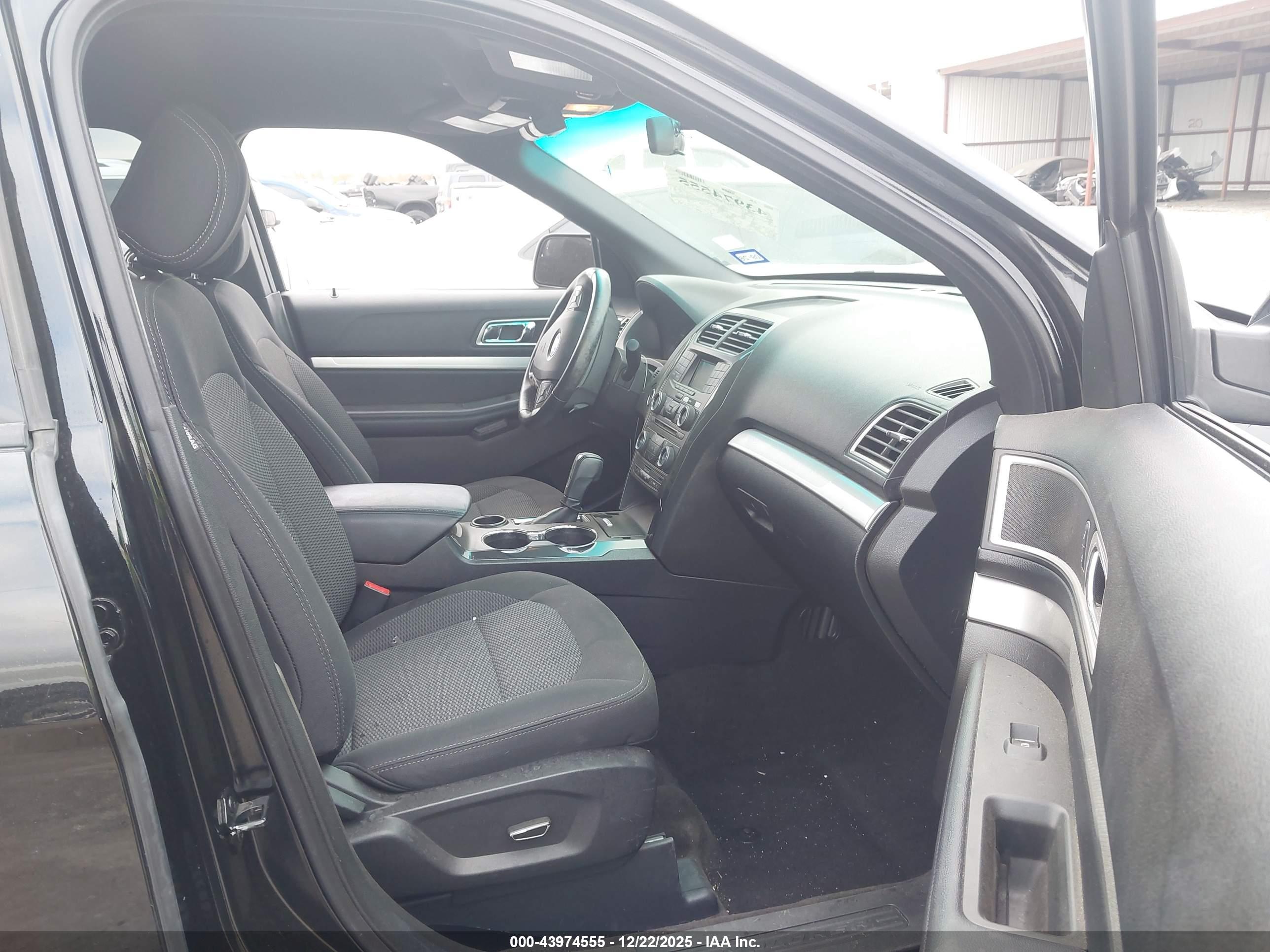 FORD EXPLORER image 5