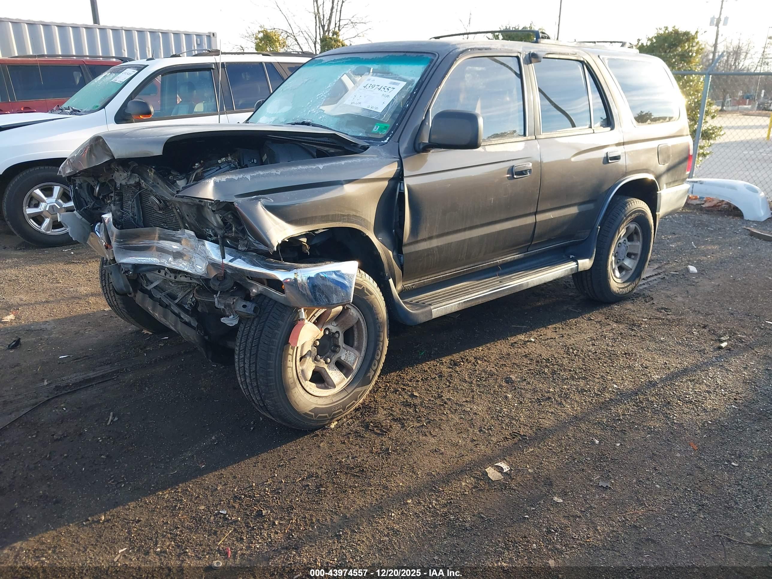 TOYOTA 4RUNNER image 2