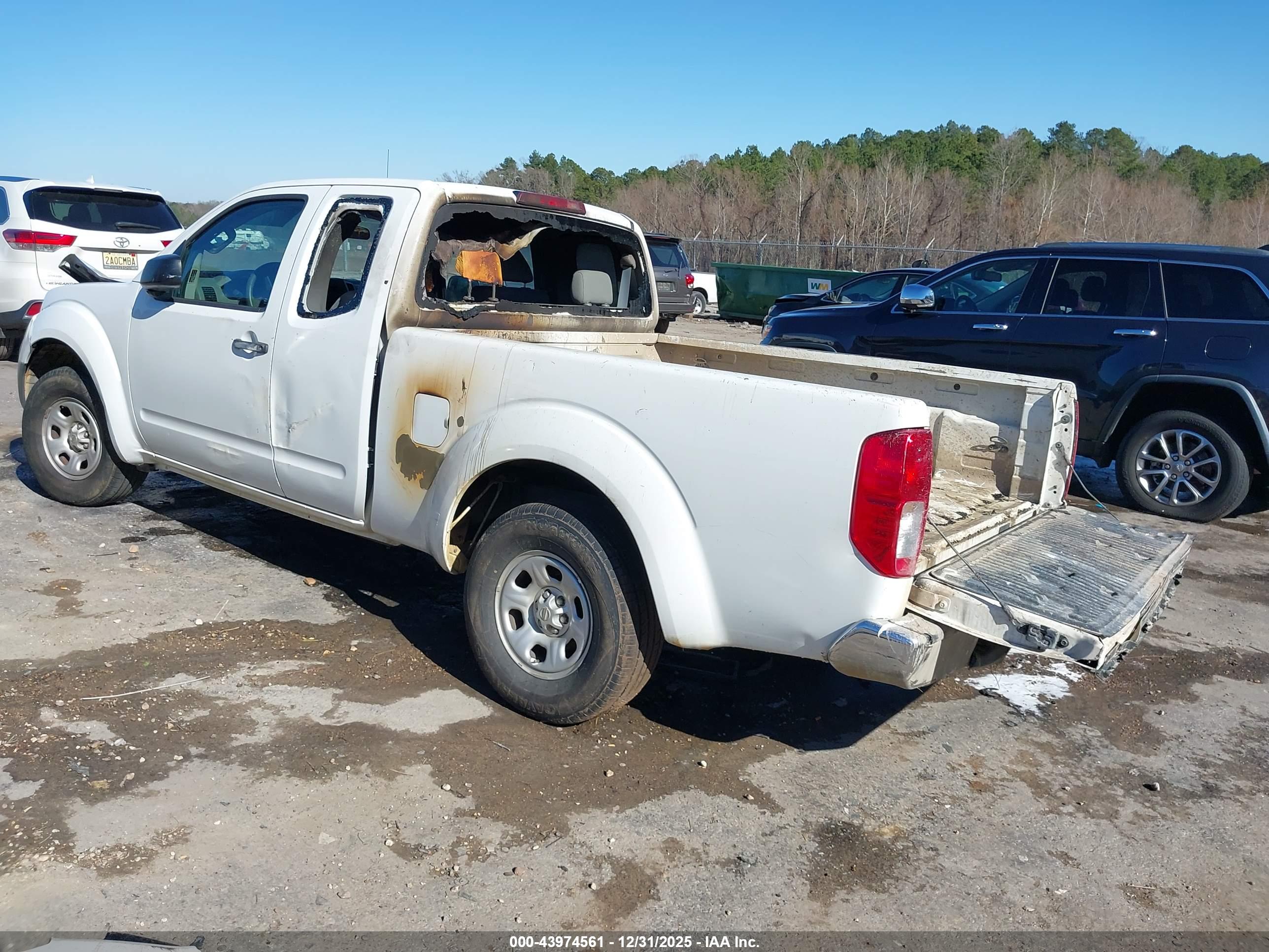 NISSAN FRONTIER image 3